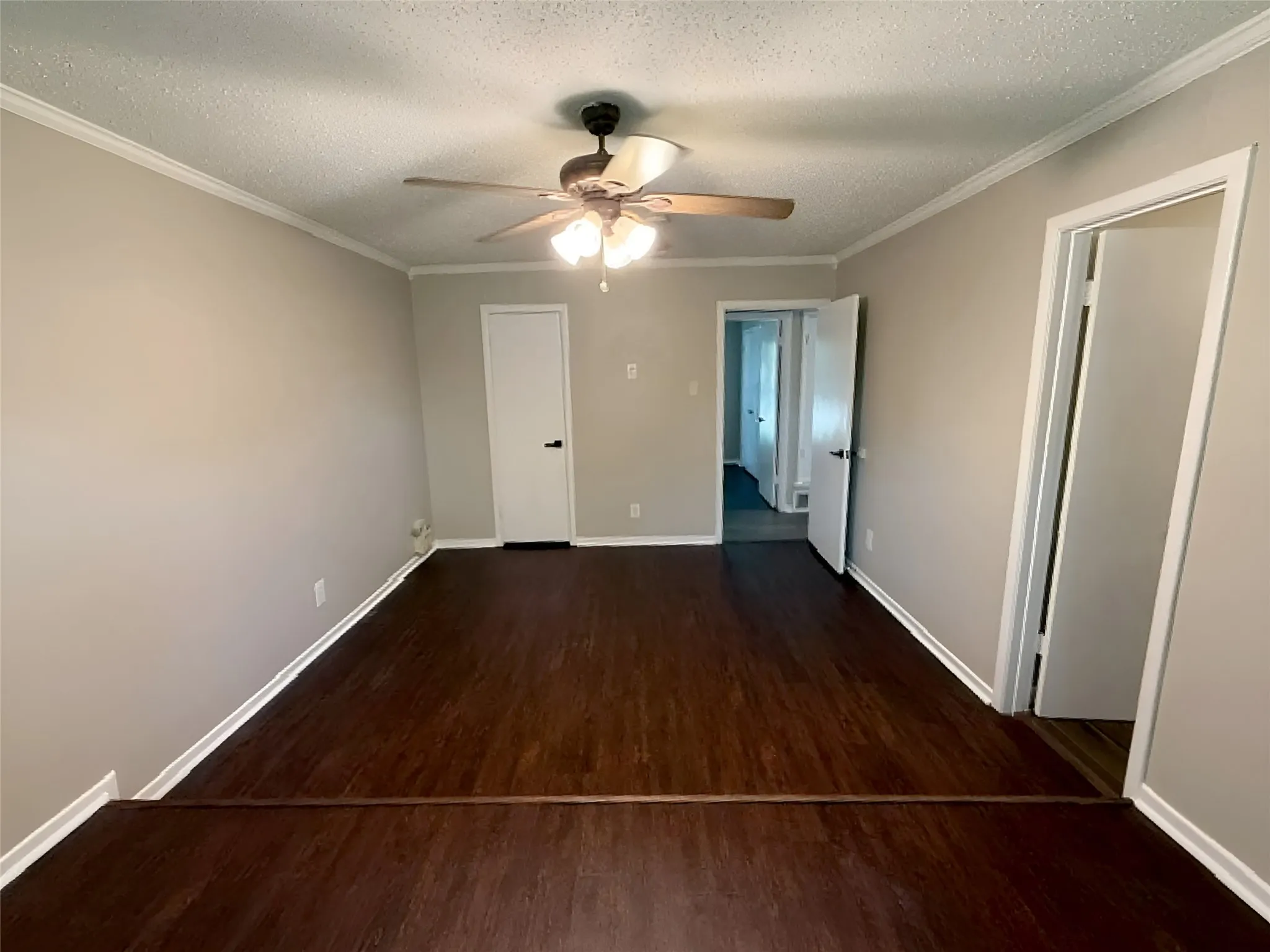 Single Family Residence For Sale in Dallas County , 1721 Melrose Street, Garland, Texas 75042, 4 Bedroom, 2 Bathroom, Garage spaces, 1,775 Sqft, built in 1972, mls#21304366, Real Estate Agent in Garland, Homes For Sale in Dallas county, Homes For Sale in Garland, Realtor in Garland Texas, Real Estate Brokerage Independent Realty Texas, Luminita Cordes Realtor