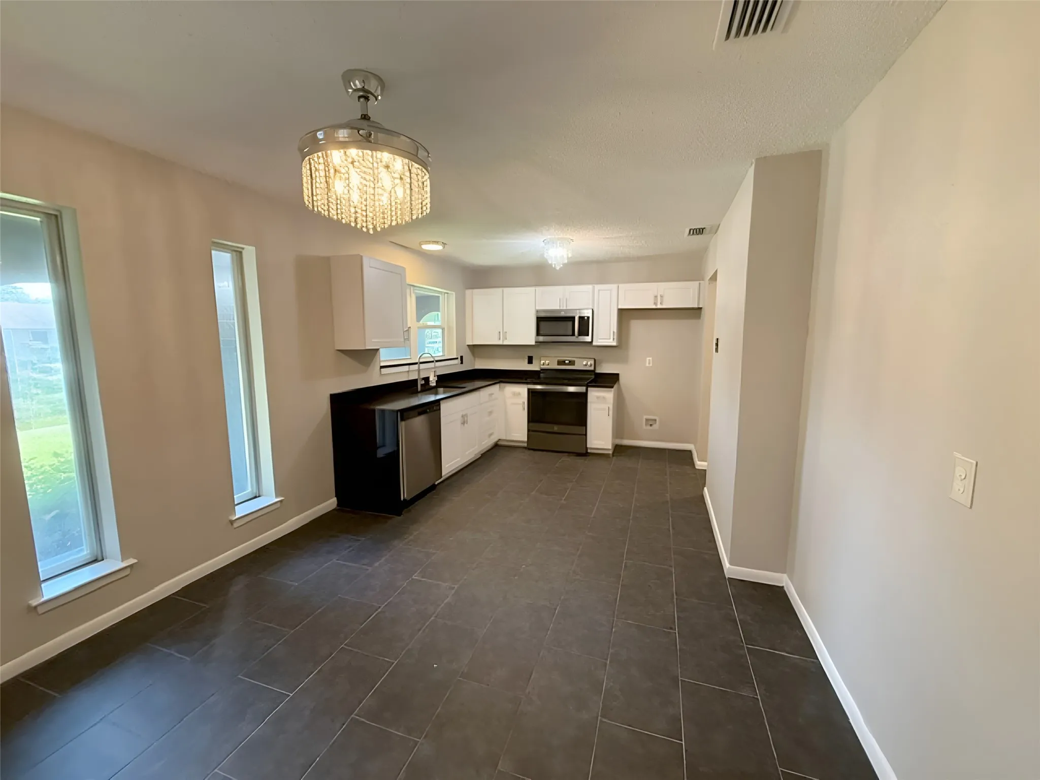 Single Family Residence For Sale in Dallas County , 1721 Melrose Street, Garland, Texas 75042, 4 Bedroom, 2 Bathroom, Garage spaces, 1,775 Sqft, built in 1972, mls#21304366, Real Estate Agent in Garland, Homes For Sale in Dallas county, Homes For Sale in Garland, Realtor in Garland Texas, Real Estate Brokerage Independent Realty Texas, Luminita Cordes Realtor