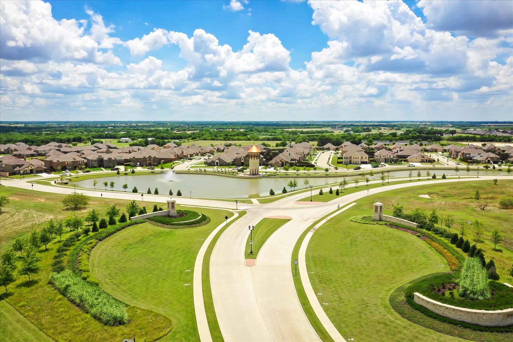 Convenient access to major commuter routes