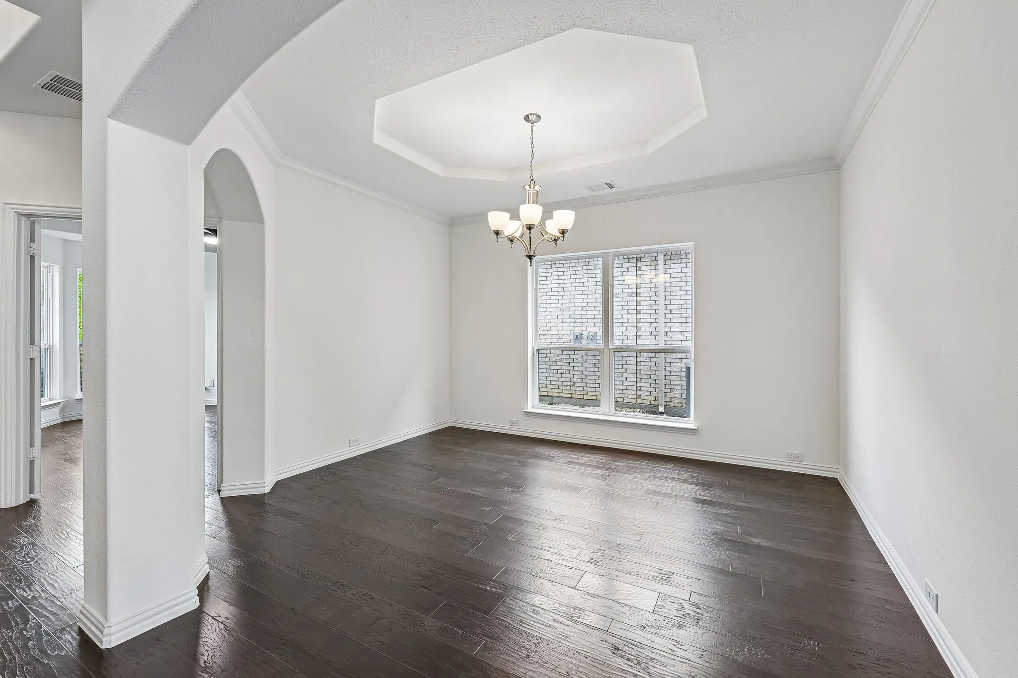 Single Family Residence For Sale in Denton County , 5828 Painswick Drive, Celina, Texas 76227, 5 Bedroom, 4 Bathroom, 3 Garage spaces, 3,731 Sqft, built in 2021, mls#21304383, Real Estate Agent in Celina, Homes For Sale in Denton county, Homes For Sale in Celina, Realtor in Celina Texas, Real Estate Brokerage Independent Realty Texas, Luminita Cordes Realtor