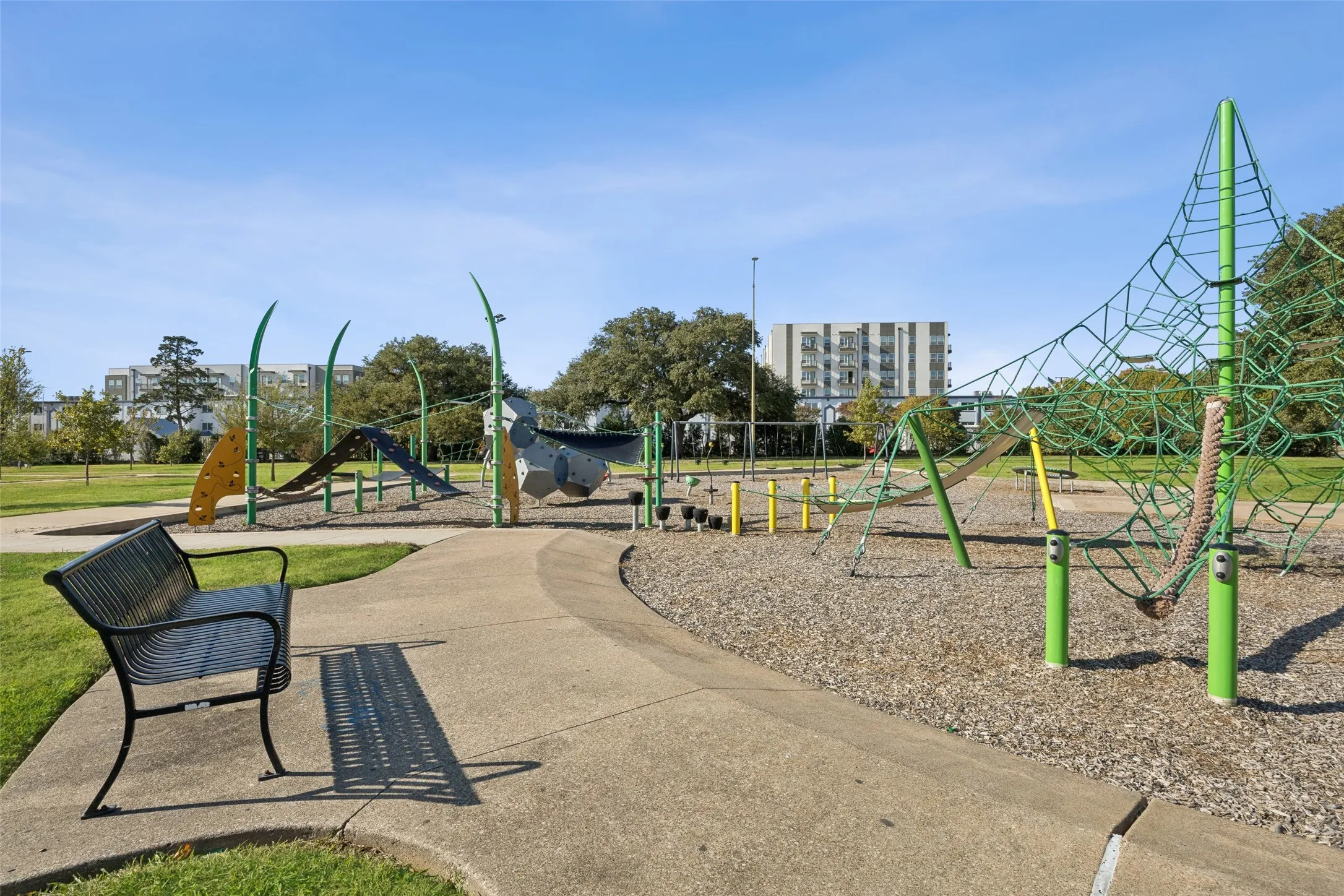 Condominium For Sale in Dallas County , 1503 N Garrett Avenue 111, Dallas, Texas 75206, 1 Bedroom, 1 Bathroom, Garage spaces, 586 Sqft, built in 1982, mls#21303032, Real Estate Agent in Dallas, Homes For Sale in Dallas county, Homes For Sale in Dallas, Realtor in Dallas Texas, Real Estate Brokerage Independent Realty Texas, Luminita Cordes Realtor