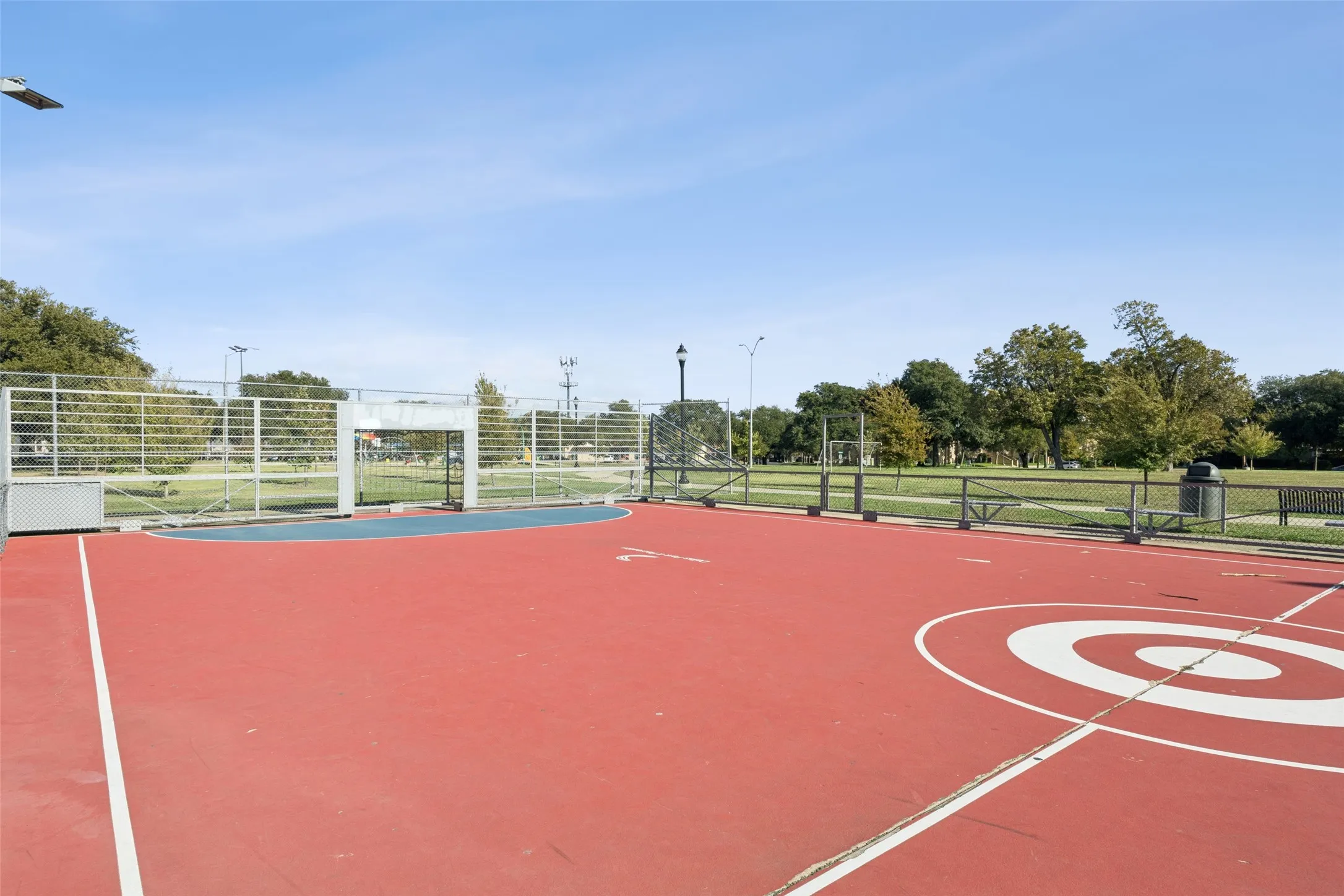 Condominium For Sale in Dallas County , 1503 N Garrett Avenue 111, Dallas, Texas 75206, 1 Bedroom, 1 Bathroom, Garage spaces, 586 Sqft, built in 1982, mls#21303032, Real Estate Agent in Dallas, Homes For Sale in Dallas county, Homes For Sale in Dallas, Realtor in Dallas Texas, Real Estate Brokerage Independent Realty Texas, Luminita Cordes Realtor