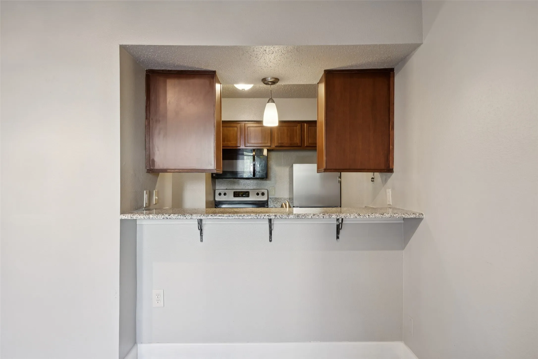 Condominium For Sale in Dallas County , 1503 N Garrett Avenue 111, Dallas, Texas 75206, 1 Bedroom, 1 Bathroom, Garage spaces, 586 Sqft, built in 1982, mls#21303032, Real Estate Agent in Dallas, Homes For Sale in Dallas county, Homes For Sale in Dallas, Realtor in Dallas Texas, Real Estate Brokerage Independent Realty Texas, Luminita Cordes Realtor