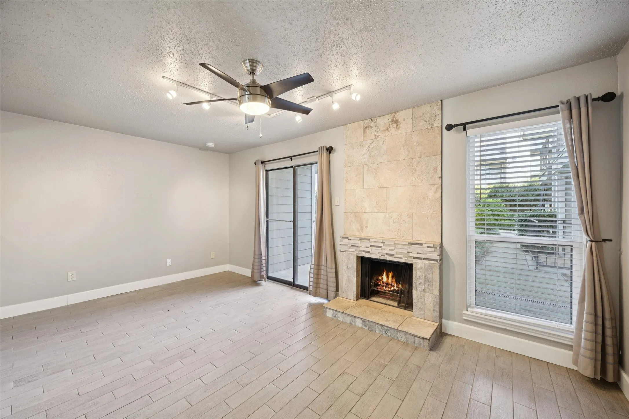 Condominium For Sale in Dallas County , 1503 N Garrett Avenue 111, Dallas, Texas 75206, 1 Bedroom, 1 Bathroom, Garage spaces, 586 Sqft, built in 1982, mls#21303032, Real Estate Agent in Dallas, Homes For Sale in Dallas county, Homes For Sale in Dallas, Realtor in Dallas Texas, Real Estate Brokerage Independent Realty Texas, Luminita Cordes Realtor