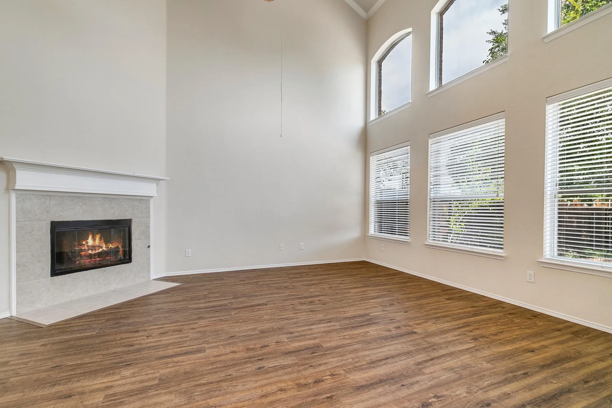 Single Family Residence For Rent in Collin County , 11570 Beeville Drive, Frisco, Texas 75035, 5 Bedroom, 4 Bathroom, 2 Garage spaces, 3,708 Sqft, built in 2006, mls#21304380, Real Estate Agent in Frisco, Homes For Rent in Collin county, Homes For Rent in Frisco, Realtor in Frisco Texas, Real Estate Brokerage Independent Realty Texas, Luminita Cordes Realtor