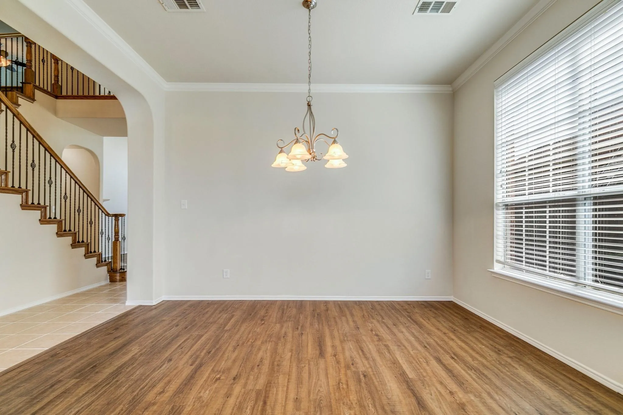 Single Family Residence For Rent in Collin County , 11570 Beeville Drive, Frisco, Texas 75035, 5 Bedroom, 4 Bathroom, 2 Garage spaces, 3,708 Sqft, built in 2006, mls#21304380, Real Estate Agent in Frisco, Homes For Rent in Collin county, Homes For Rent in Frisco, Realtor in Frisco Texas, Real Estate Brokerage Independent Realty Texas, Luminita Cordes Realtor