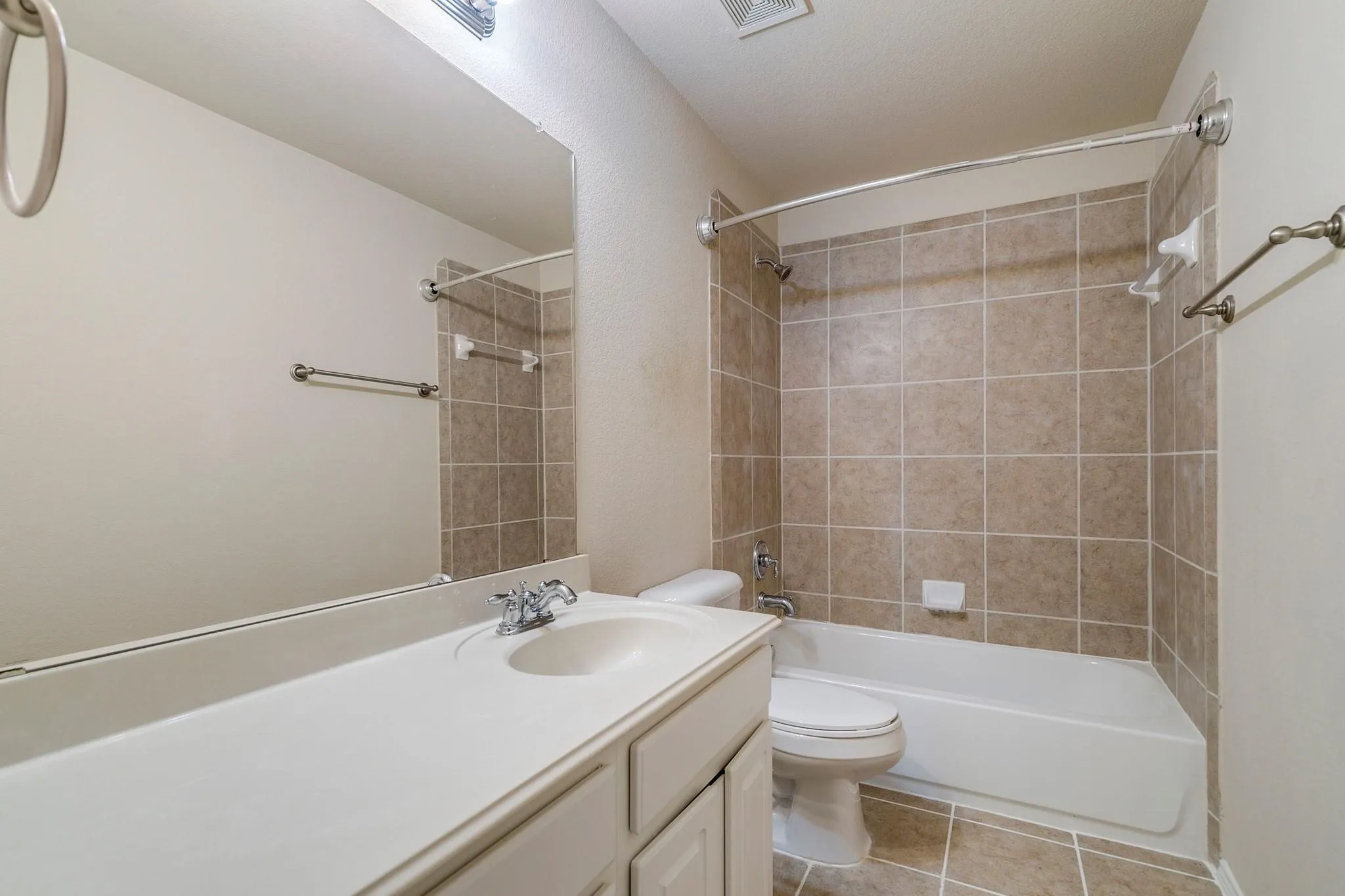 Single Family Residence For Rent in Collin County , 11570 Beeville Drive, Frisco, Texas 75035, 5 Bedroom, 4 Bathroom, 2 Garage spaces, 3,708 Sqft, built in 2006, mls#21304380, Real Estate Agent in Frisco, Homes For Rent in Collin county, Homes For Rent in Frisco, Realtor in Frisco Texas, Real Estate Brokerage Independent Realty Texas, Luminita Cordes Realtor