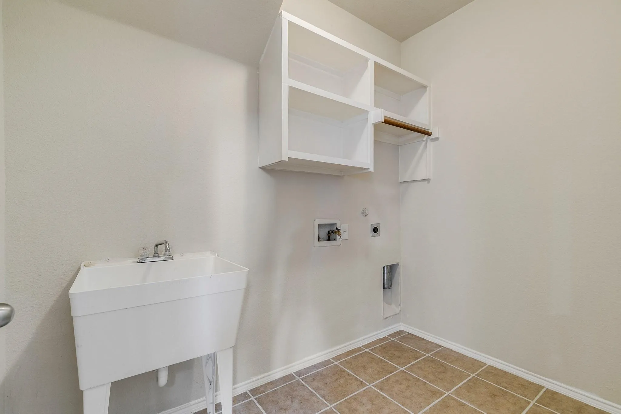 Single Family Residence For Rent in Collin County , 11570 Beeville Drive, Frisco, Texas 75035, 5 Bedroom, 4 Bathroom, 2 Garage spaces, 3,708 Sqft, built in 2006, mls#21304380, Real Estate Agent in Frisco, Homes For Rent in Collin county, Homes For Rent in Frisco, Realtor in Frisco Texas, Real Estate Brokerage Independent Realty Texas, Luminita Cordes Realtor