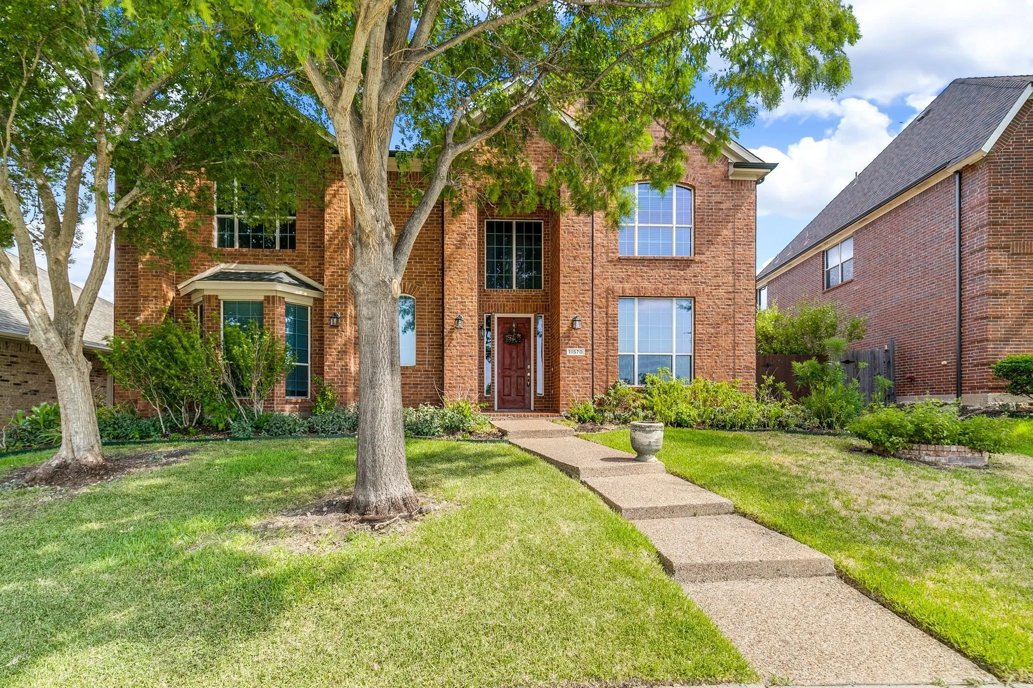 Single Family Residence For Rent in Collin County , 11570 Beeville Drive, Frisco, Texas 75035, 5 Bedroom, 4 Bathroom, 2 Garage spaces, 3,708 Sqft, built in 2006, mls#21304380, Real Estate Agent in Frisco, Homes For Rent in Collin county, Homes For Rent in Frisco, Realtor in Frisco Texas, Real Estate Brokerage Independent Realty Texas, Luminita Cordes Realtor