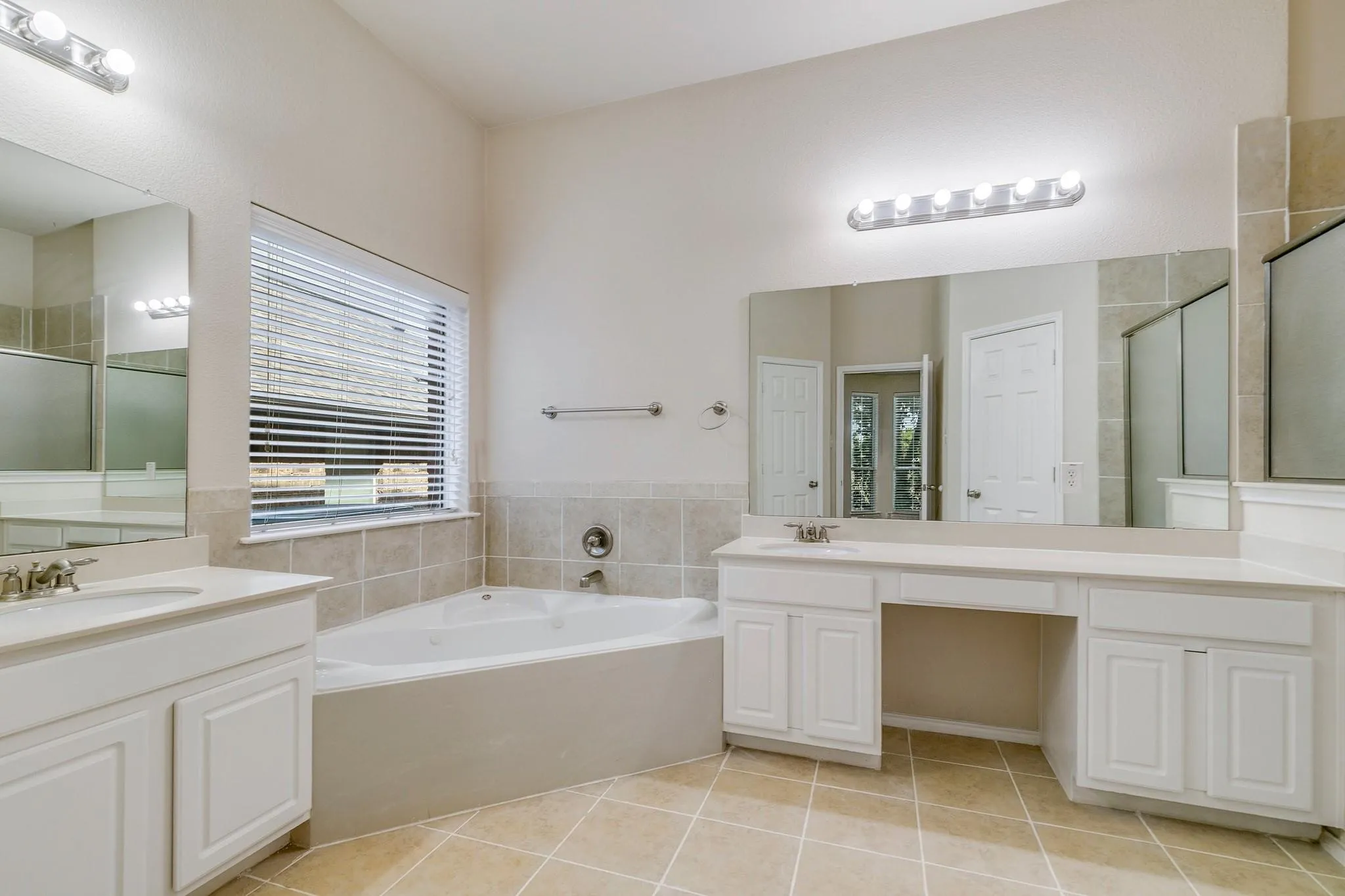 Single Family Residence For Rent in Collin County , 11570 Beeville Drive, Frisco, Texas 75035, 5 Bedroom, 4 Bathroom, 2 Garage spaces, 3,708 Sqft, built in 2006, mls#21304380, Real Estate Agent in Frisco, Homes For Rent in Collin county, Homes For Rent in Frisco, Realtor in Frisco Texas, Real Estate Brokerage Independent Realty Texas, Luminita Cordes Realtor