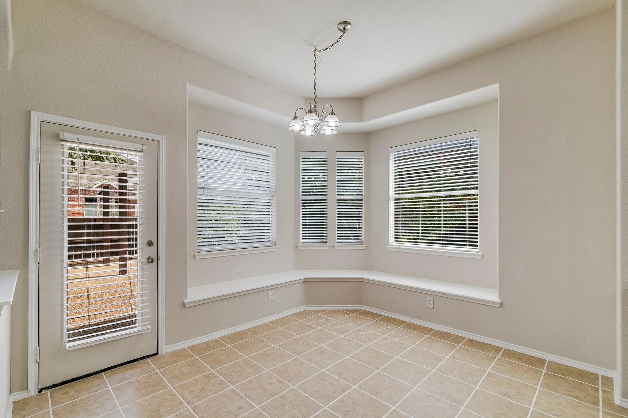 Single Family Residence For Rent in Collin County , 11570 Beeville Drive, Frisco, Texas 75035, 5 Bedroom, 4 Bathroom, 2 Garage spaces, 3,708 Sqft, built in 2006, mls#21304380, Real Estate Agent in Frisco, Homes For Rent in Collin county, Homes For Rent in Frisco, Realtor in Frisco Texas, Real Estate Brokerage Independent Realty Texas, Luminita Cordes Realtor