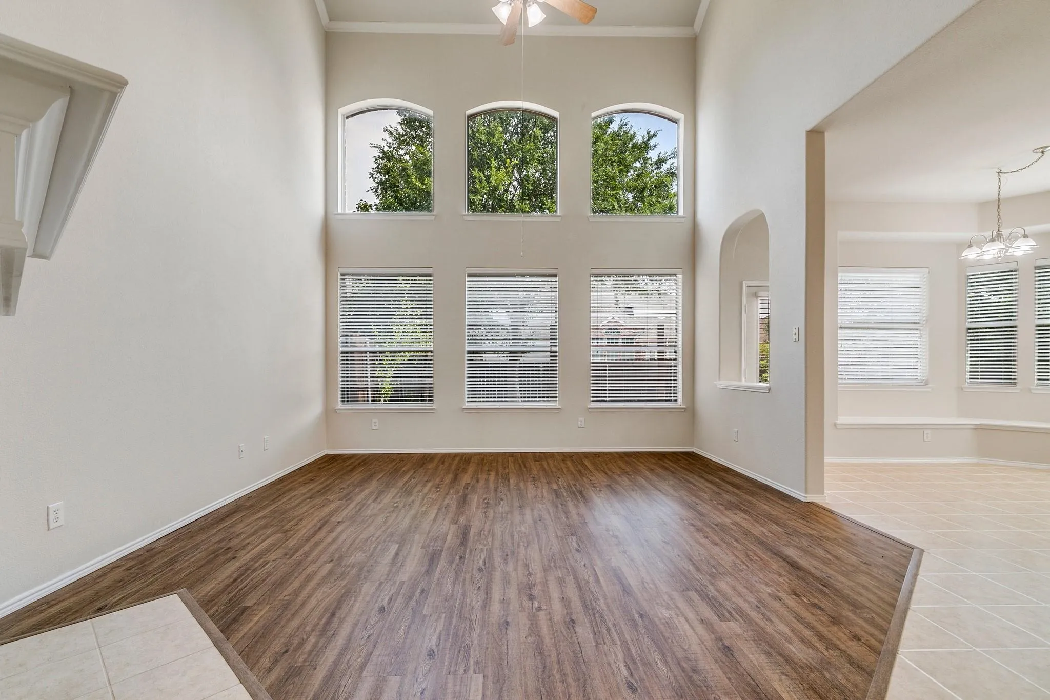 Single Family Residence For Rent in Collin County , 11570 Beeville Drive, Frisco, Texas 75035, 5 Bedroom, 4 Bathroom, 2 Garage spaces, 3,708 Sqft, built in 2006, mls#21304380, Real Estate Agent in Frisco, Homes For Rent in Collin county, Homes For Rent in Frisco, Realtor in Frisco Texas, Real Estate Brokerage Independent Realty Texas, Luminita Cordes Realtor
