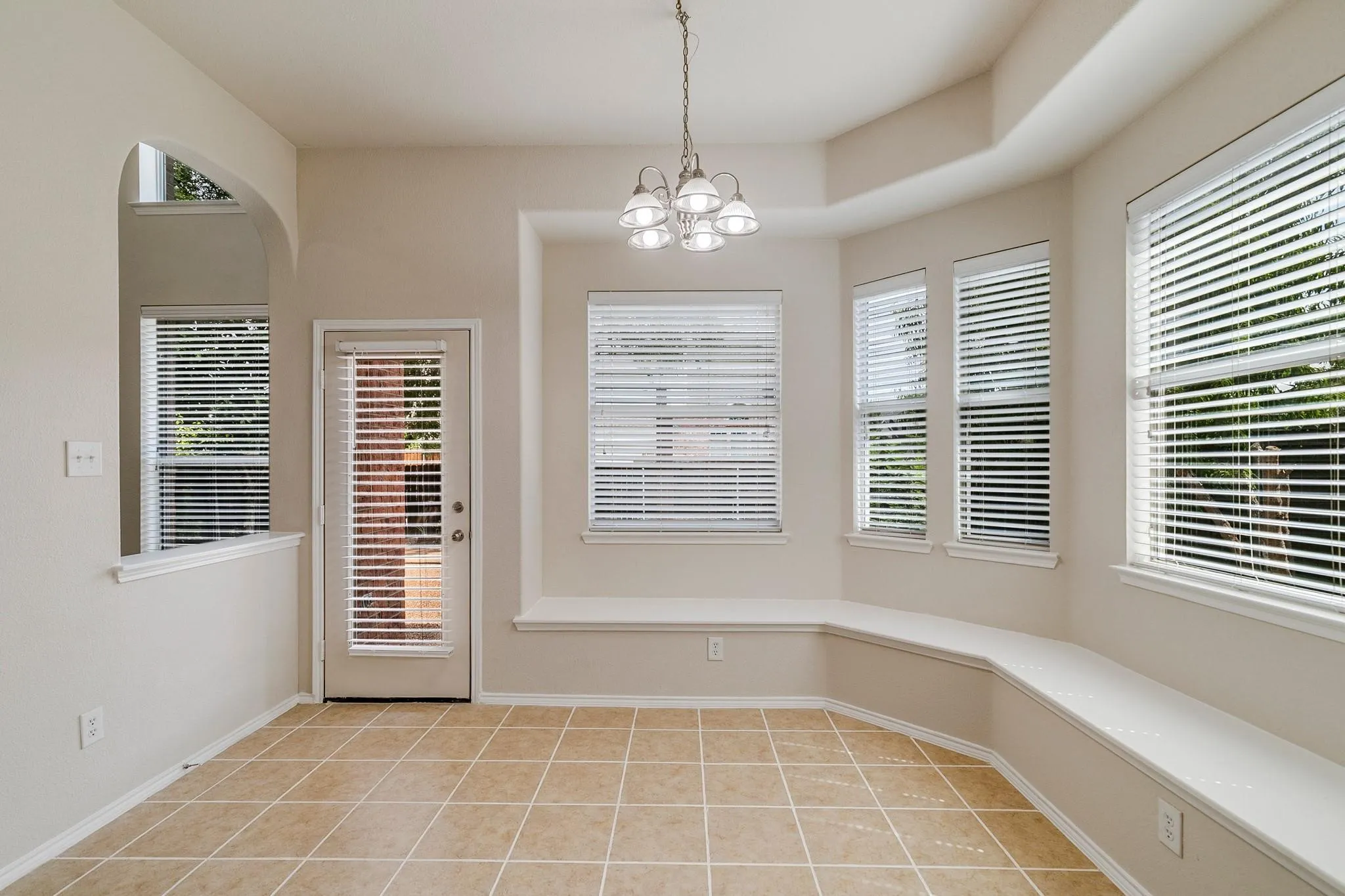Single Family Residence For Rent in Collin County , 11570 Beeville Drive, Frisco, Texas 75035, 5 Bedroom, 4 Bathroom, 2 Garage spaces, 3,708 Sqft, built in 2006, mls#21304380, Real Estate Agent in Frisco, Homes For Rent in Collin county, Homes For Rent in Frisco, Realtor in Frisco Texas, Real Estate Brokerage Independent Realty Texas, Luminita Cordes Realtor