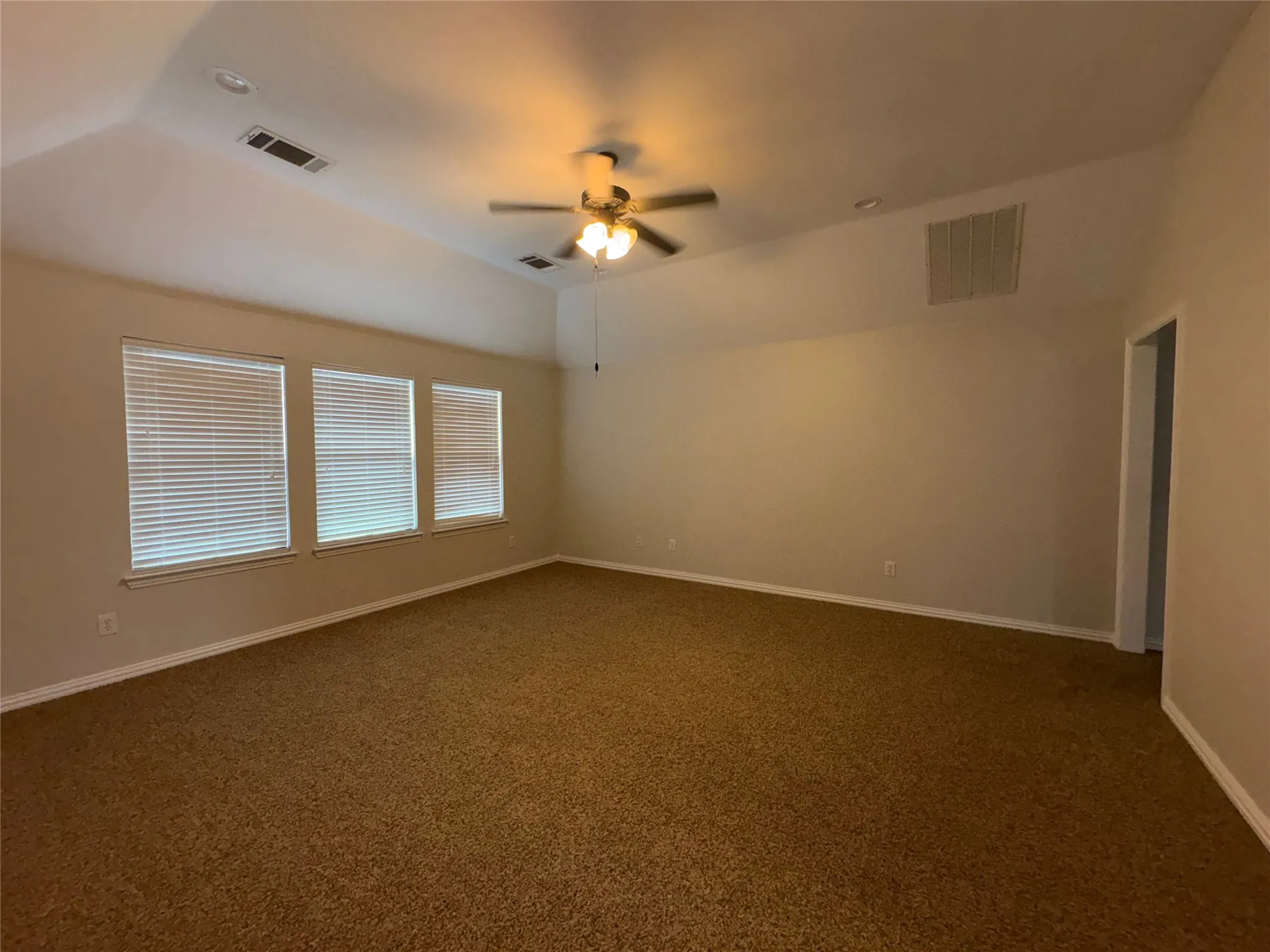 Single Family Residence For Rent in Kaufman County , 1006 Knoxbridge Road, Forney, Texas 75126, 5 Bedroom, 4 Bathroom, 2 Garage spaces, 3,842 Sqft, built in 2009, mls#21281852, Real Estate Agent in Forney, Homes For Rent in Kaufman county, Homes For Rent in Forney, Realtor in Forney Texas, Real Estate Brokerage Independent Realty Texas, Luminita Cordes Realtor