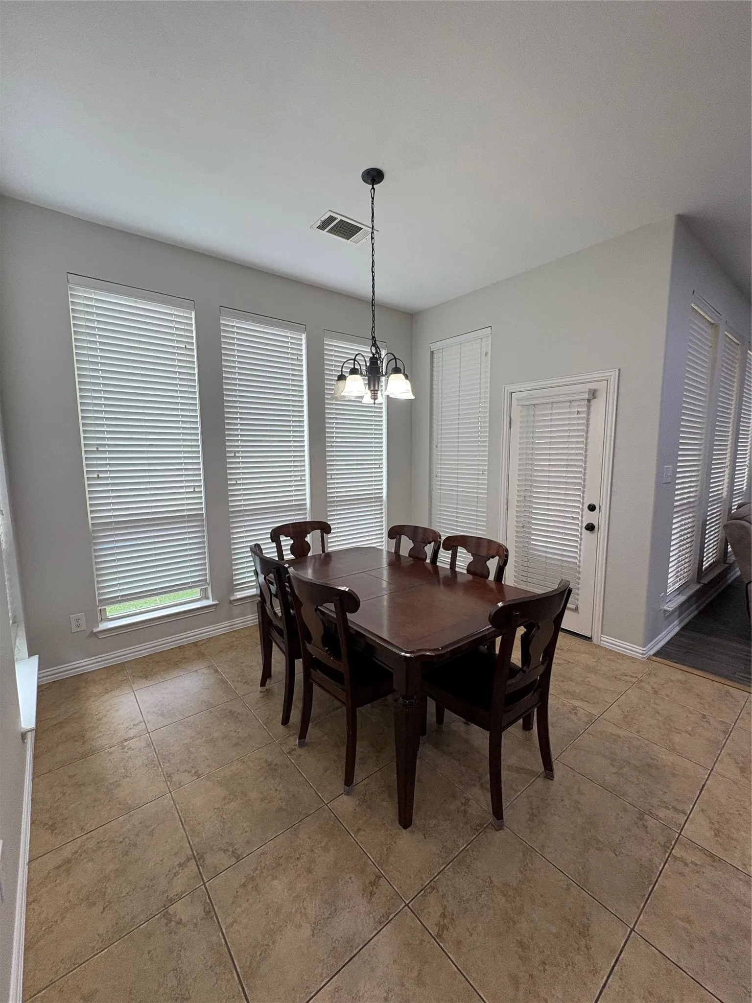 Single Family Residence For Rent in Kaufman County , 1006 Knoxbridge Road, Forney, Texas 75126, 5 Bedroom, 4 Bathroom, 2 Garage spaces, 3,842 Sqft, built in 2009, mls#21281852, Real Estate Agent in Forney, Homes For Rent in Kaufman county, Homes For Rent in Forney, Realtor in Forney Texas, Real Estate Brokerage Independent Realty Texas, Luminita Cordes Realtor
