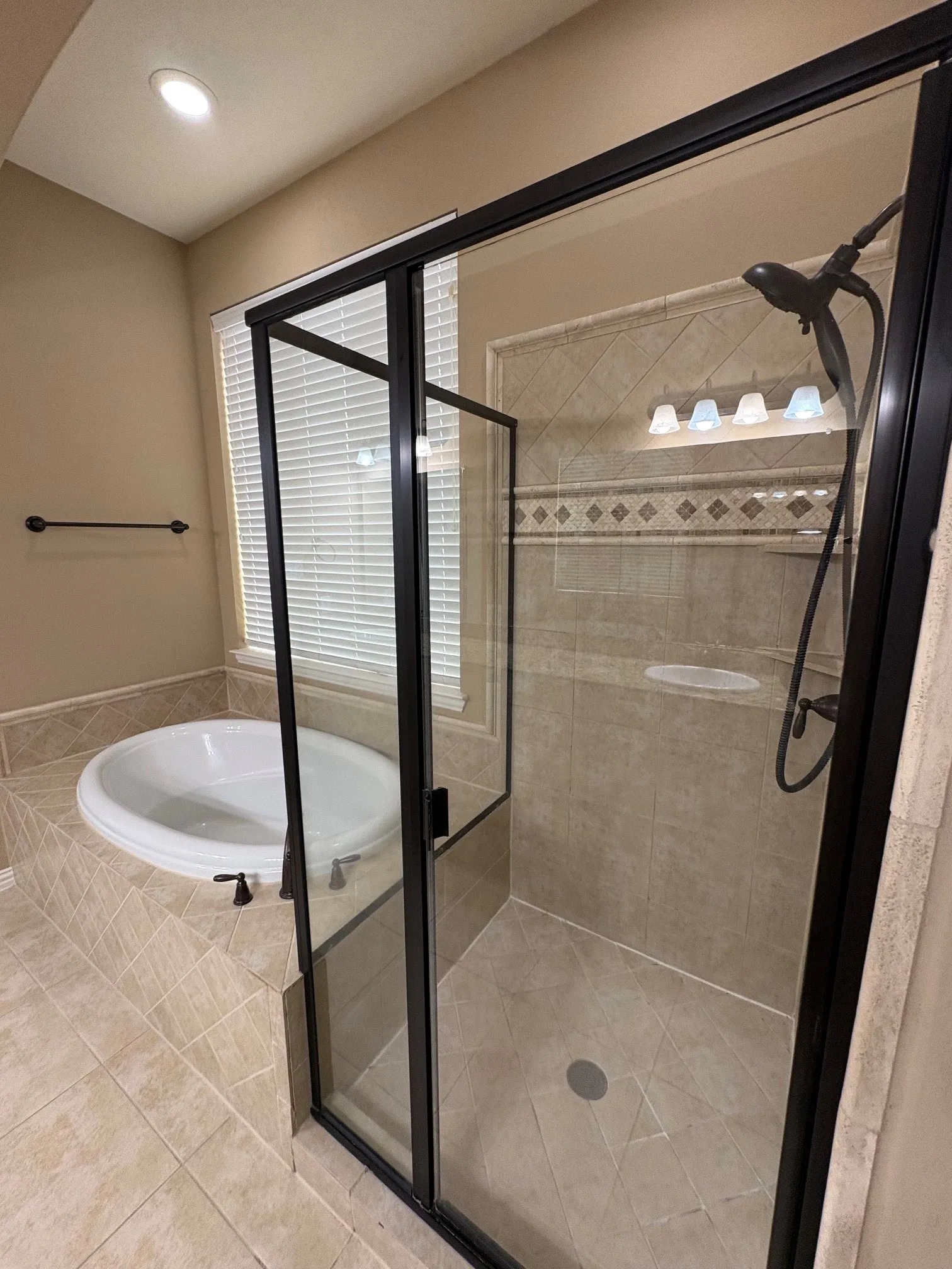Single Family Residence For Rent in Kaufman County , 1006 Knoxbridge Road, Forney, Texas 75126, 5 Bedroom, 4 Bathroom, 2 Garage spaces, 3,842 Sqft, built in 2009, mls#21281852, Real Estate Agent in Forney, Homes For Rent in Kaufman county, Homes For Rent in Forney, Realtor in Forney Texas, Real Estate Brokerage Independent Realty Texas, Luminita Cordes Realtor