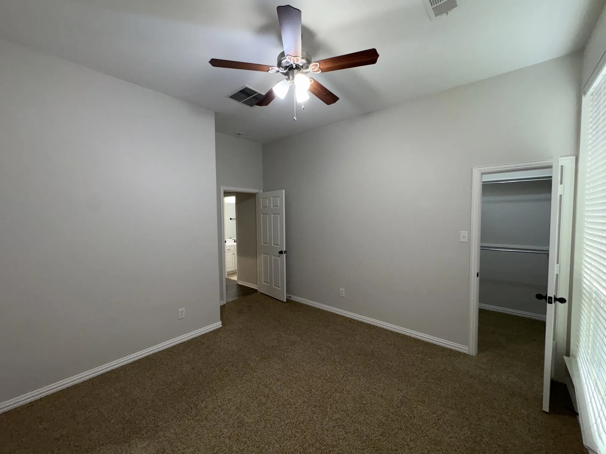 Single Family Residence For Rent in Kaufman County , 1006 Knoxbridge Road, Forney, Texas 75126, 5 Bedroom, 4 Bathroom, 2 Garage spaces, 3,842 Sqft, built in 2009, mls#21281852, Real Estate Agent in Forney, Homes For Rent in Kaufman county, Homes For Rent in Forney, Realtor in Forney Texas, Real Estate Brokerage Independent Realty Texas, Luminita Cordes Realtor