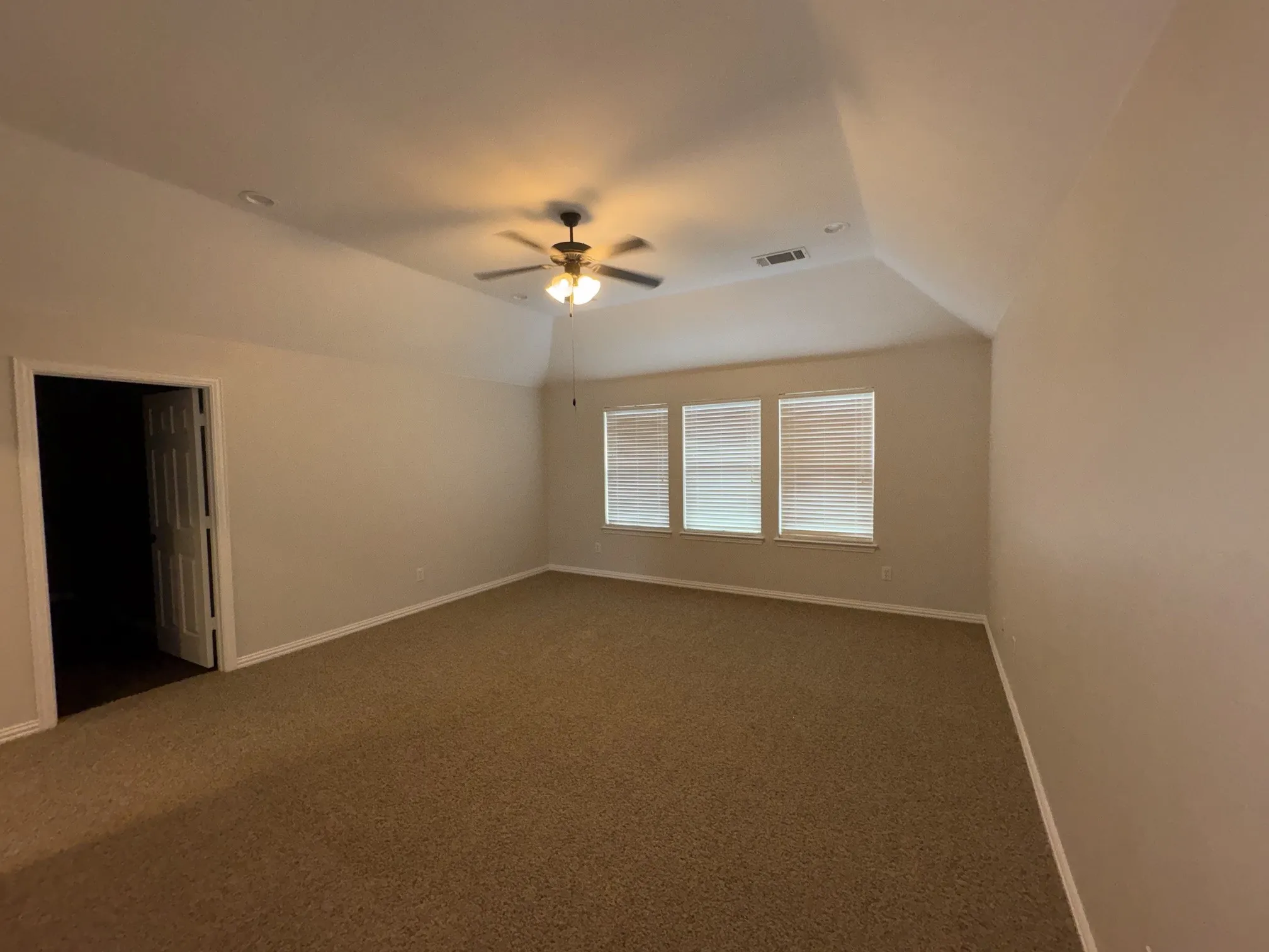 Single Family Residence For Rent in Kaufman County , 1006 Knoxbridge Road, Forney, Texas 75126, 5 Bedroom, 4 Bathroom, 2 Garage spaces, 3,842 Sqft, built in 2009, mls#21281852, Real Estate Agent in Forney, Homes For Rent in Kaufman county, Homes For Rent in Forney, Realtor in Forney Texas, Real Estate Brokerage Independent Realty Texas, Luminita Cordes Realtor