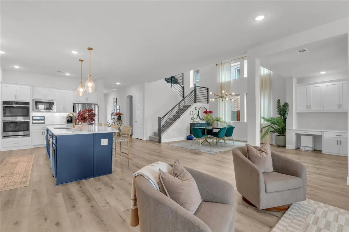 Single Family Residence For Sale in Johnson County , 1808 Cedar Bluff Parkway, Mansfield, Texas 76063, 4 Bedroom, 3 Bathroom, 3 Garage spaces, 3,444 Sqft, built in 2021, mls#21299332, Real Estate Agent in Mansfield, Homes For Sale in Johnson county, Homes For Sale in Mansfield, Realtor in Mansfield Texas, Real Estate Brokerage Independent Realty Texas, Luminita Cordes Realtor