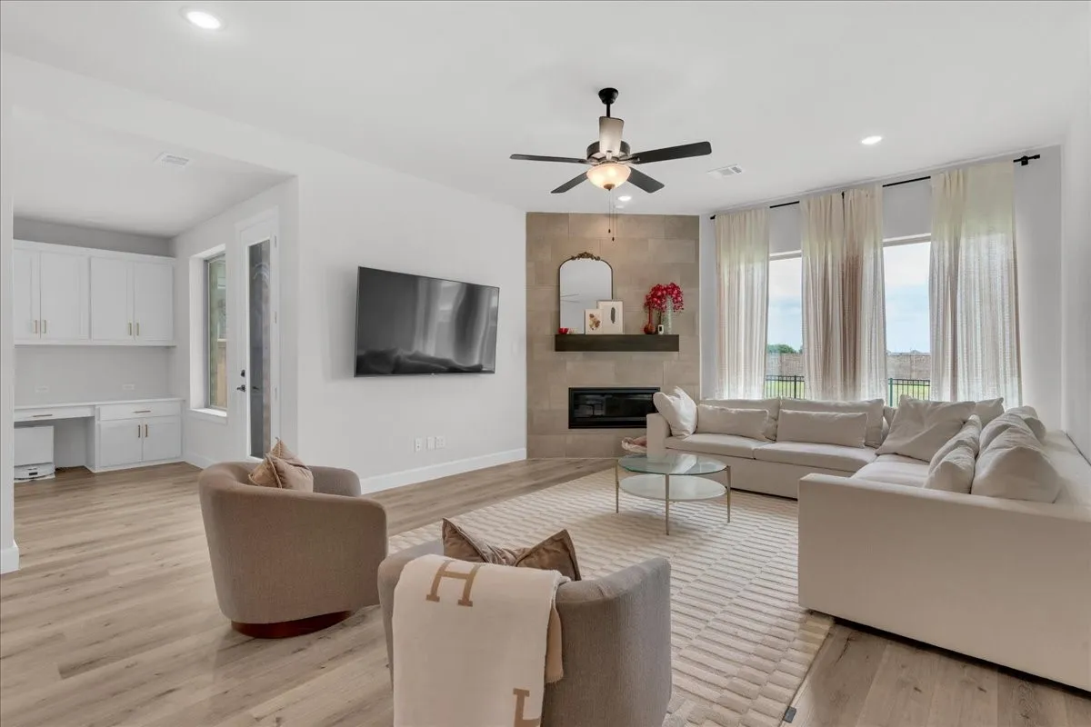 Single Family Residence For Sale in Johnson County , 1808 Cedar Bluff Parkway, Mansfield, Texas 76063, 4 Bedroom, 3 Bathroom, 3 Garage spaces, 3,444 Sqft, built in 2021, mls#21299332, Real Estate Agent in Mansfield, Homes For Sale in Johnson county, Homes For Sale in Mansfield, Realtor in Mansfield Texas, Real Estate Brokerage Independent Realty Texas, Luminita Cordes Realtor