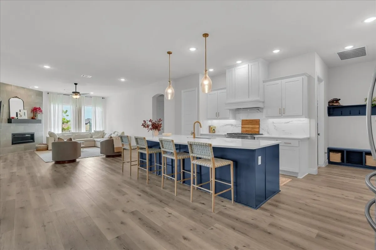 Single Family Residence For Sale in Johnson County , 1808 Cedar Bluff Parkway, Mansfield, Texas 76063, 4 Bedroom, 3 Bathroom, 3 Garage spaces, 3,444 Sqft, built in 2021, mls#21299332, Real Estate Agent in Mansfield, Homes For Sale in Johnson county, Homes For Sale in Mansfield, Realtor in Mansfield Texas, Real Estate Brokerage Independent Realty Texas, Luminita Cordes Realtor