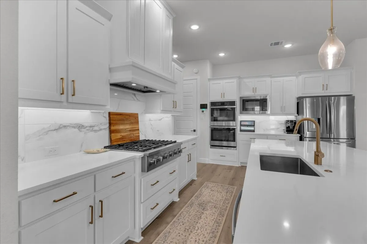 Single Family Residence For Sale in Johnson County , 1808 Cedar Bluff Parkway, Mansfield, Texas 76063, 4 Bedroom, 3 Bathroom, 3 Garage spaces, 3,444 Sqft, built in 2021, mls#21299332, Real Estate Agent in Mansfield, Homes For Sale in Johnson county, Homes For Sale in Mansfield, Realtor in Mansfield Texas, Real Estate Brokerage Independent Realty Texas, Luminita Cordes Realtor