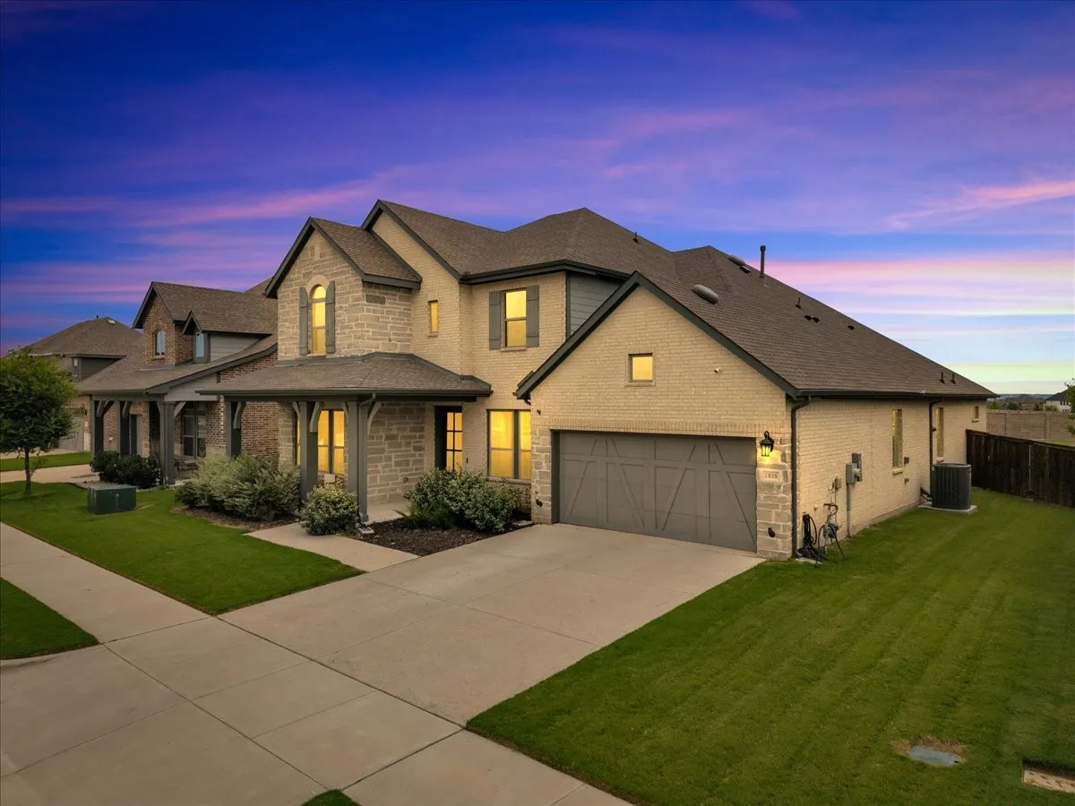 Single Family Residence For Sale in Johnson County , 1808 Cedar Bluff Parkway, Mansfield, Texas 76063, 4 Bedroom, 3 Bathroom, 3 Garage spaces, 3,444 Sqft, built in 2021, mls#21299332, Real Estate Agent in Mansfield, Homes For Sale in Johnson county, Homes For Sale in Mansfield, Realtor in Mansfield Texas, Real Estate Brokerage Independent Realty Texas, Luminita Cordes Realtor
