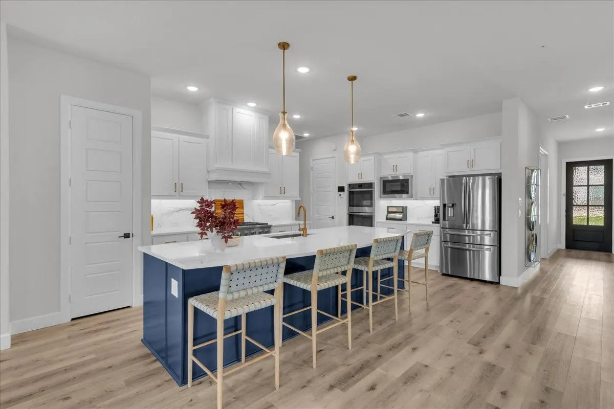 Single Family Residence For Sale in Johnson County , 1808 Cedar Bluff Parkway, Mansfield, Texas 76063, 4 Bedroom, 3 Bathroom, 3 Garage spaces, 3,444 Sqft, built in 2021, mls#21299332, Real Estate Agent in Mansfield, Homes For Sale in Johnson county, Homes For Sale in Mansfield, Realtor in Mansfield Texas, Real Estate Brokerage Independent Realty Texas, Luminita Cordes Realtor