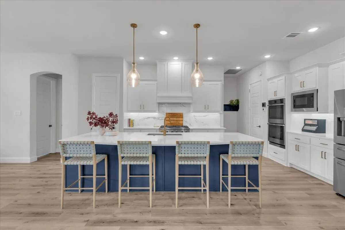 Single Family Residence For Sale in Johnson County , 1808 Cedar Bluff Parkway, Mansfield, Texas 76063, 4 Bedroom, 3 Bathroom, 3 Garage spaces, 3,444 Sqft, built in 2021, mls#21299332, Real Estate Agent in Mansfield, Homes For Sale in Johnson county, Homes For Sale in Mansfield, Realtor in Mansfield Texas, Real Estate Brokerage Independent Realty Texas, Luminita Cordes Realtor