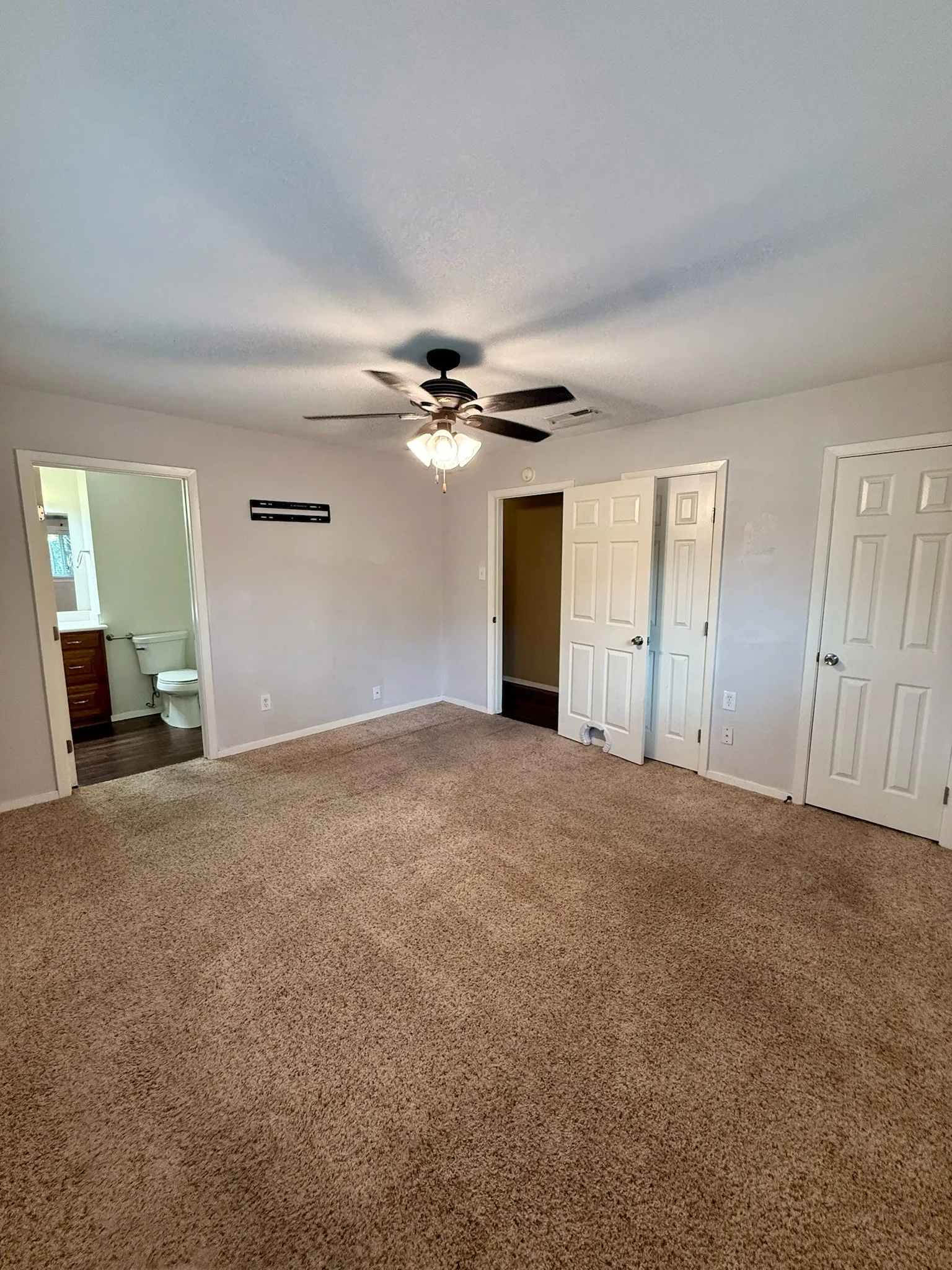 Single Family Residence For Sale in Mc Lennan County , 1732 Hilltop Drive, Waco, Texas 76710, 4 Bedroom, 3 Bathroom, 2 Garage spaces, 2,186 Sqft, built in 1963, mls#21300660, Real Estate Agent in Waco, Homes For Sale in Mc Lennan county, Homes For Sale in Waco, Realtor in Waco Texas, Real Estate Brokerage Independent Realty Texas, Luminita Cordes Realtor