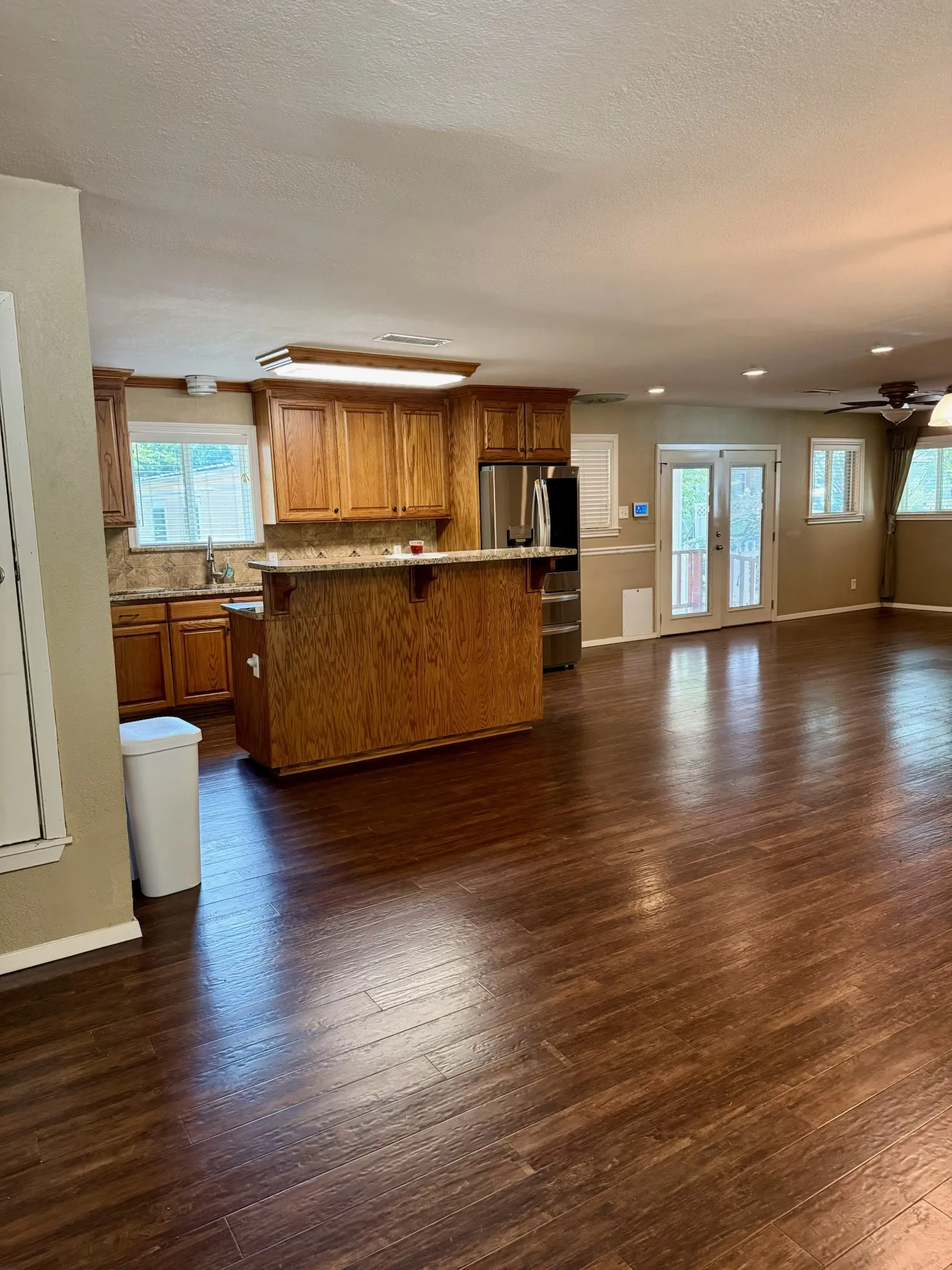 Single Family Residence For Sale in Mc Lennan County , 1732 Hilltop Drive, Waco, Texas 76710, 4 Bedroom, 3 Bathroom, 2 Garage spaces, 2,186 Sqft, built in 1963, mls#21300660, Real Estate Agent in Waco, Homes For Sale in Mc Lennan county, Homes For Sale in Waco, Realtor in Waco Texas, Real Estate Brokerage Independent Realty Texas, Luminita Cordes Realtor