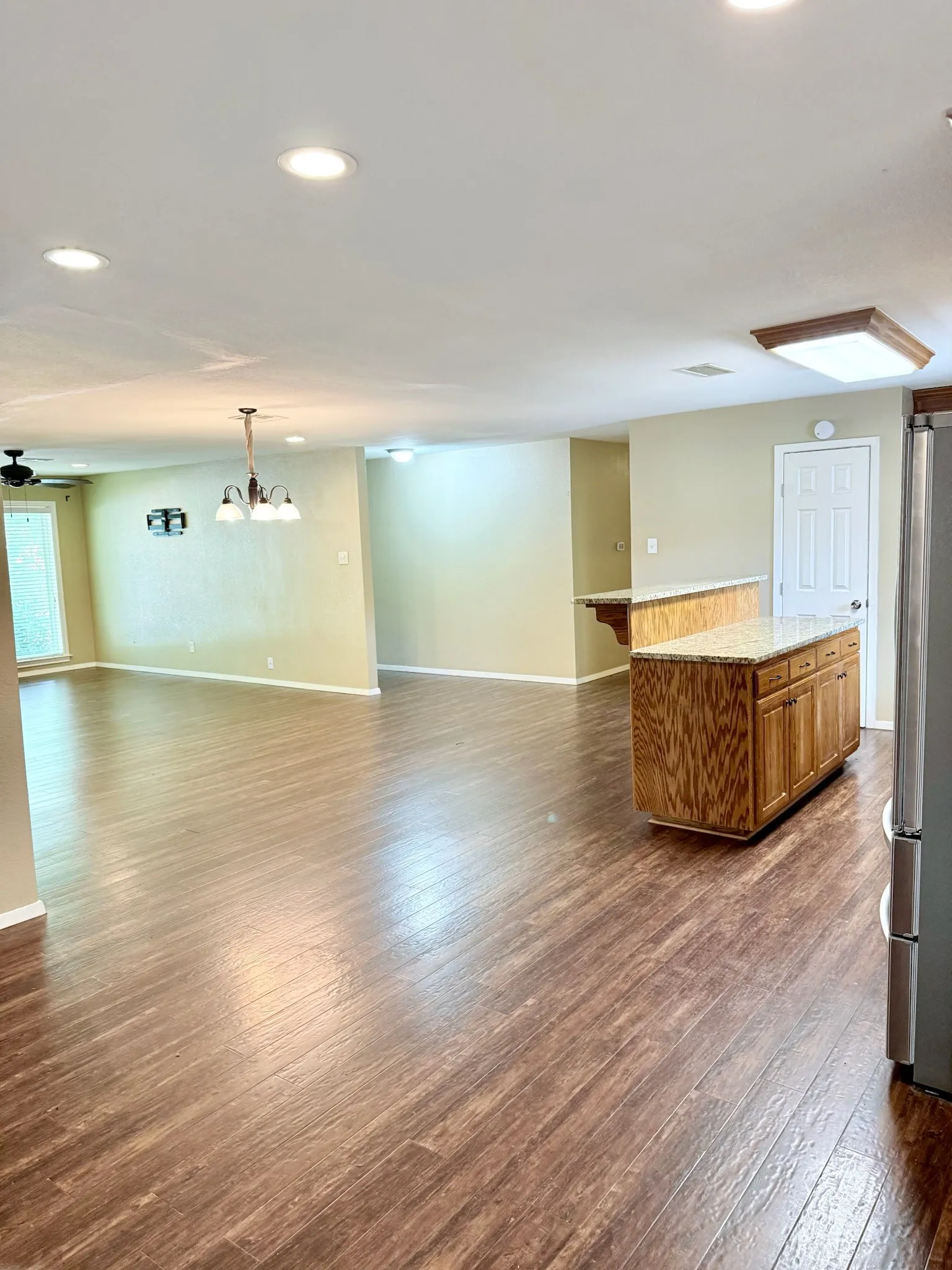Single Family Residence For Sale in Mc Lennan County , 1732 Hilltop Drive, Waco, Texas 76710, 4 Bedroom, 3 Bathroom, 2 Garage spaces, 2,186 Sqft, built in 1963, mls#21300660, Real Estate Agent in Waco, Homes For Sale in Mc Lennan county, Homes For Sale in Waco, Realtor in Waco Texas, Real Estate Brokerage Independent Realty Texas, Luminita Cordes Realtor
