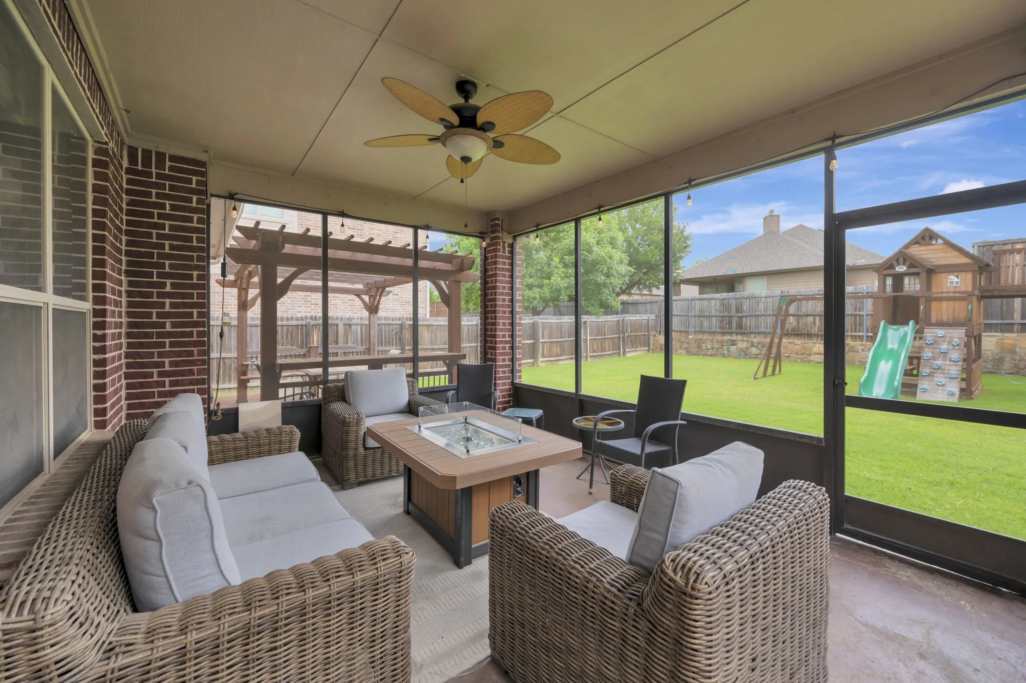Single Family Residence For Sale in Collin County , 3104 Barkwood Drive, Mc Kinney, Texas 75071, 4 Bedroom, 3 Bathroom, 2 Garage spaces, 2,632 Sqft, built in 2008, mls#21293764, Real Estate Agent in Mc Kinney, Homes For Sale in Collin county, Homes For Sale in Mc Kinney, Realtor in Mc Kinney Texas, Real Estate Brokerage Independent Realty Texas, Luminita Cordes Realtor