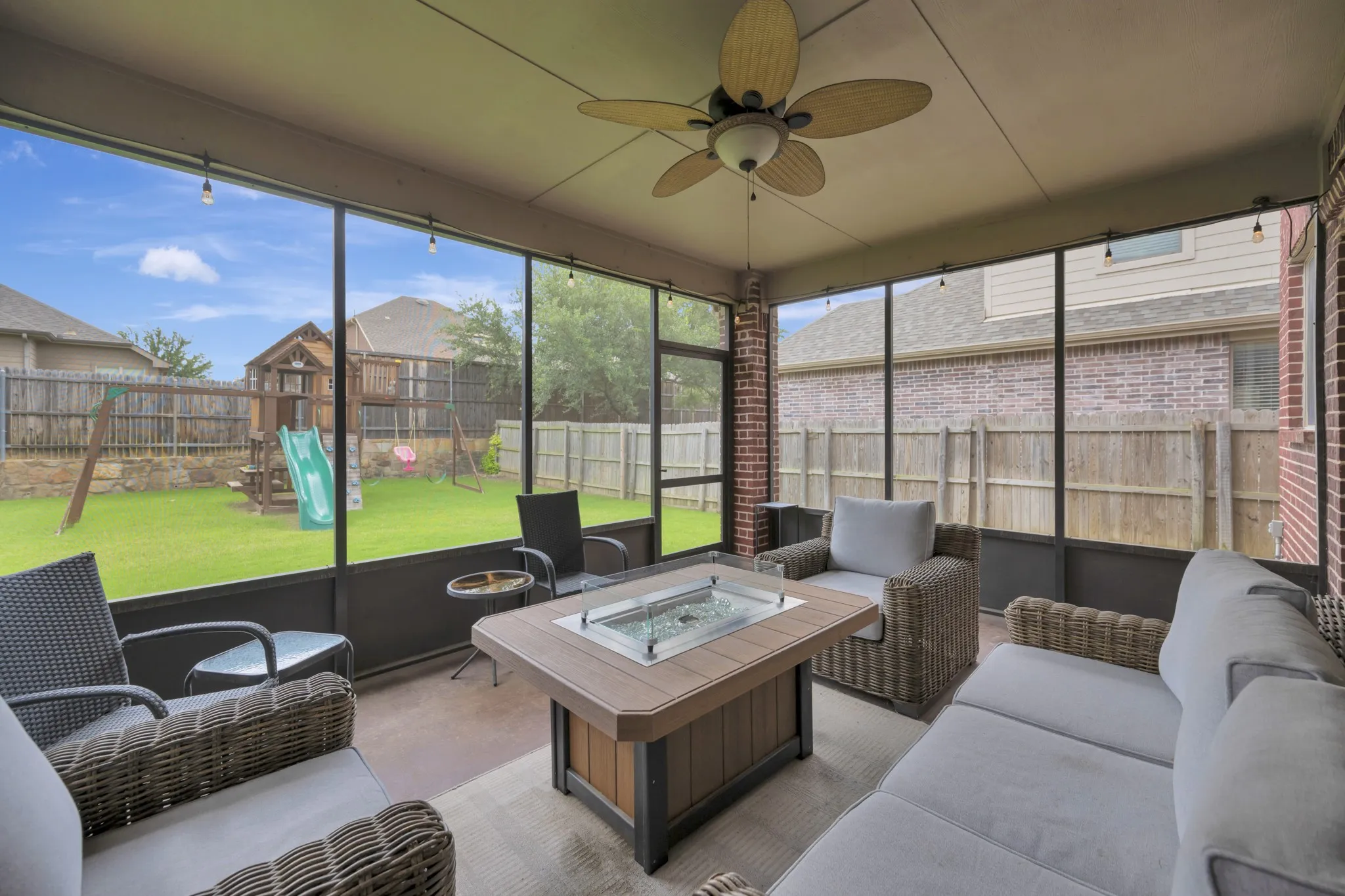 Single Family Residence For Sale in Collin County , 3104 Barkwood Drive, Mc Kinney, Texas 75071, 4 Bedroom, 3 Bathroom, 2 Garage spaces, 2,632 Sqft, built in 2008, mls#21293764, Real Estate Agent in Mc Kinney, Homes For Sale in Collin county, Homes For Sale in Mc Kinney, Realtor in Mc Kinney Texas, Real Estate Brokerage Independent Realty Texas, Luminita Cordes Realtor