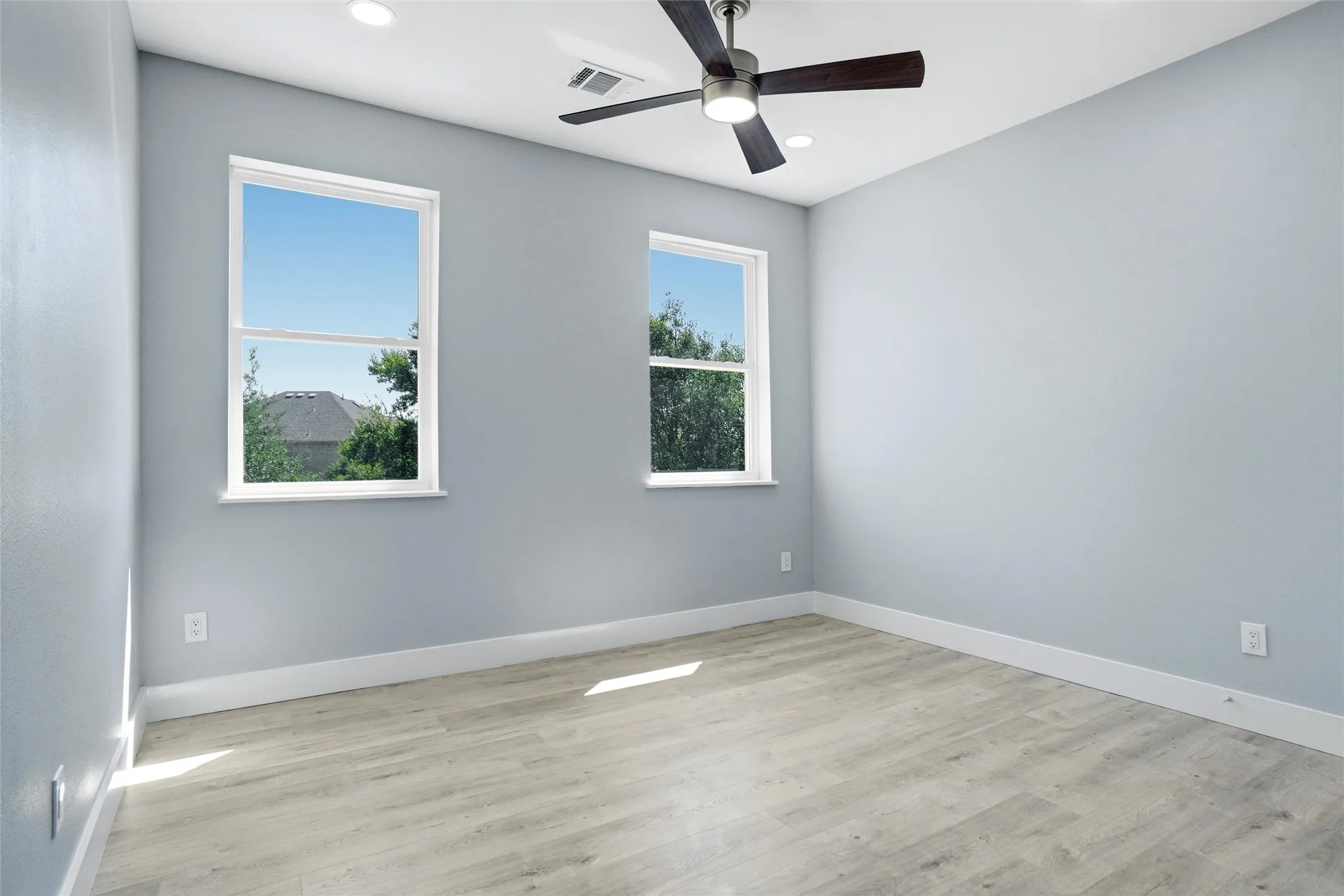 Single Family Residence For Rent in Tarrant County , 400 Hideaway Court, Euless, Texas 76039, 5 Bedroom, 5 Bathroom, 2 Garage spaces, 2,981 Sqft, built in 2026, mls#21304422, Real Estate Agent in Euless, Homes For Rent in Tarrant county, Homes For Rent in Euless, Realtor in Euless Texas, Real Estate Brokerage Independent Realty Texas, Luminita Cordes Realtor