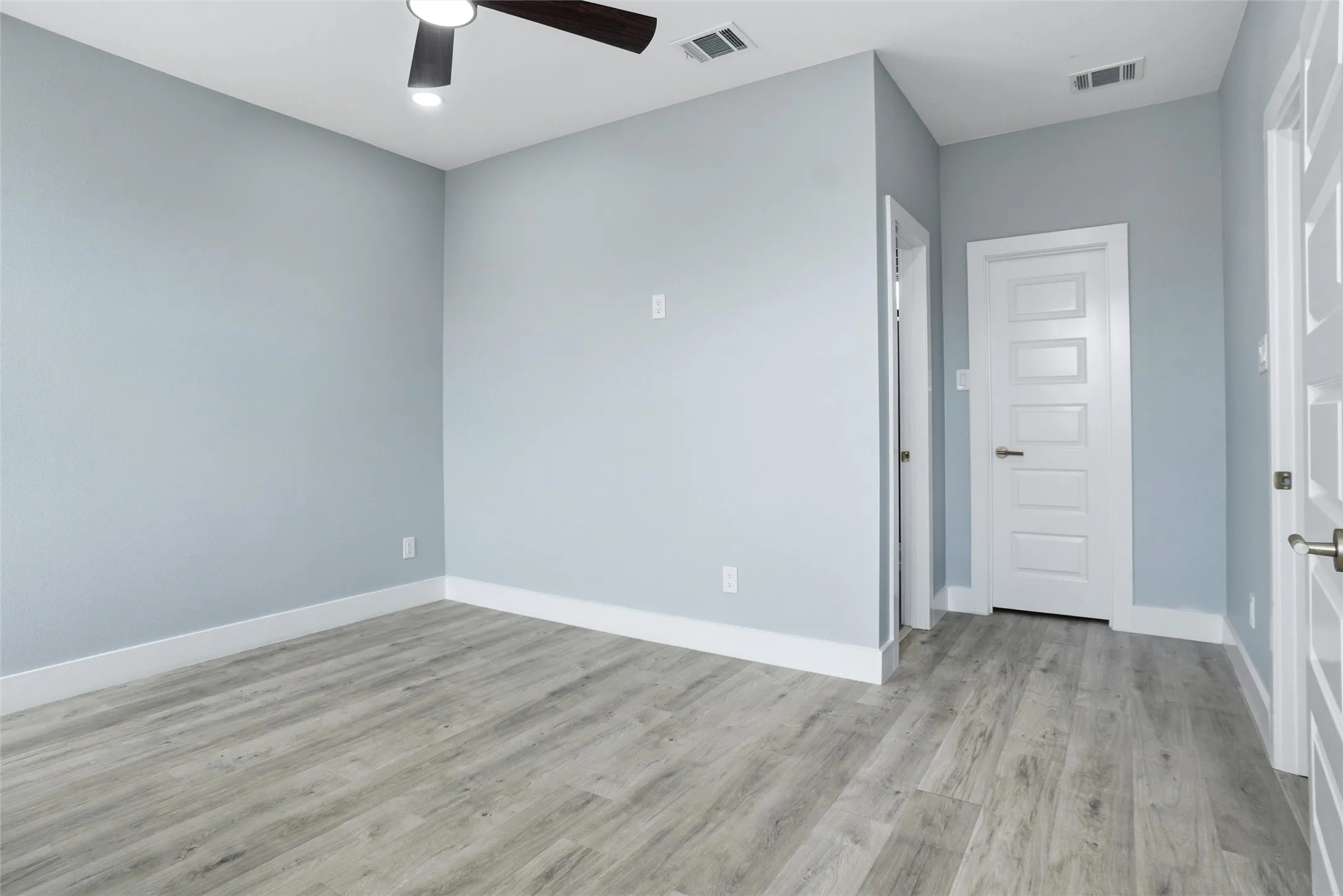 Single Family Residence For Rent in Tarrant County , 400 Hideaway Court, Euless, Texas 76039, 5 Bedroom, 5 Bathroom, 2 Garage spaces, 2,981 Sqft, built in 2026, mls#21304422, Real Estate Agent in Euless, Homes For Rent in Tarrant county, Homes For Rent in Euless, Realtor in Euless Texas, Real Estate Brokerage Independent Realty Texas, Luminita Cordes Realtor