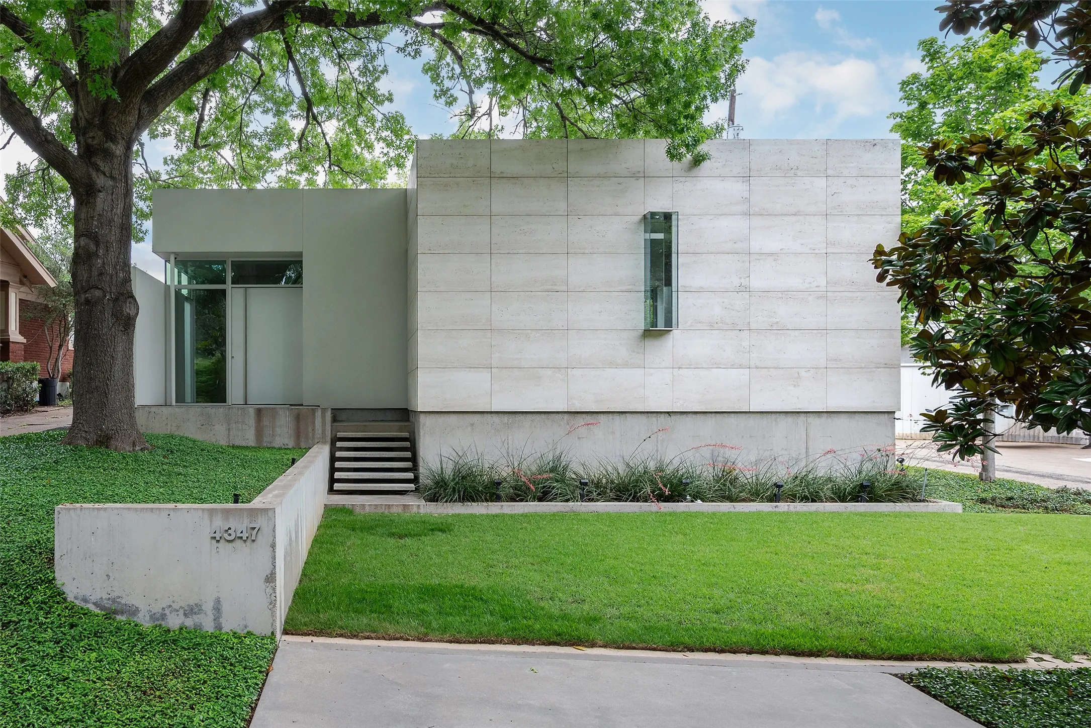 Single Family Residence For Sale in Dallas County , 4347 Avondale Avenue, Dallas, Texas 75219, 2 Bedroom, 3 Bathroom, 3 Garage spaces, 3,114 Sqft, built in 2014, mls#21304102, Real Estate Agent in Dallas, Homes For Sale in Dallas county, Homes For Sale in Dallas, Realtor in Dallas Texas, Real Estate Brokerage Independent Realty Texas, Luminita Cordes Realtor