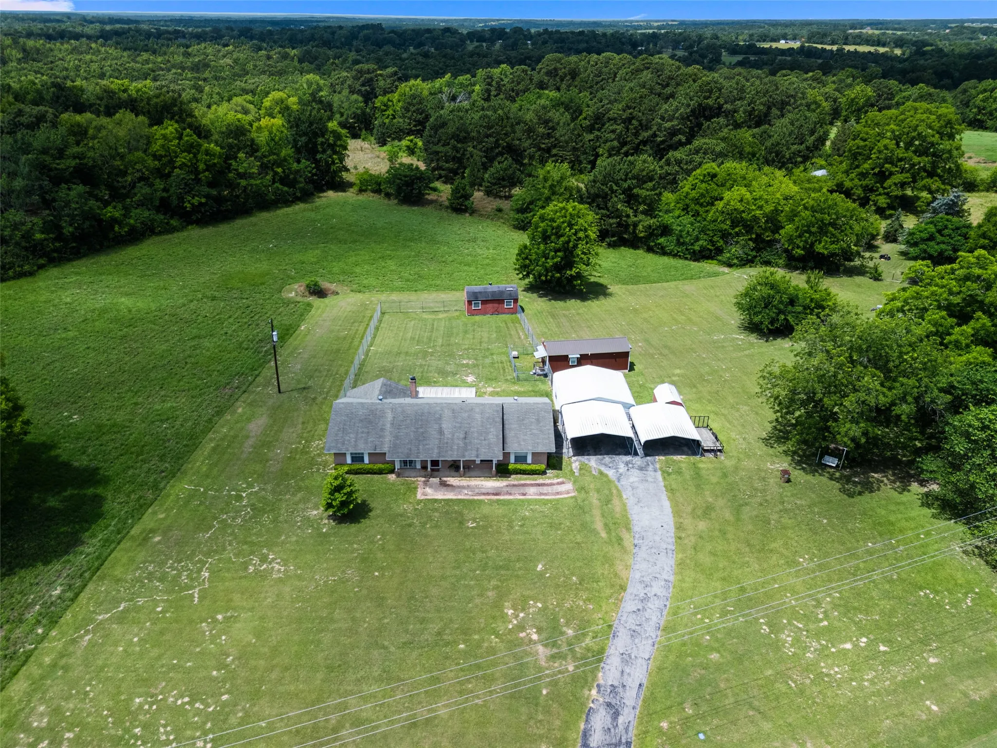 Single Family Residence For Sale in Upshur County , 7422 Pacal, Gilmer, Texas 75645, 3 Bedroom, 2 Bathroom, 2 Garage spaces, 2,060 Sqft, built in 2000, mls#21300898, Real Estate Agent in Gilmer, Homes For Sale in Upshur county, Homes For Sale in Gilmer, Realtor in Gilmer Texas, Real Estate Brokerage Independent Realty Texas, Luminita Cordes Realtor