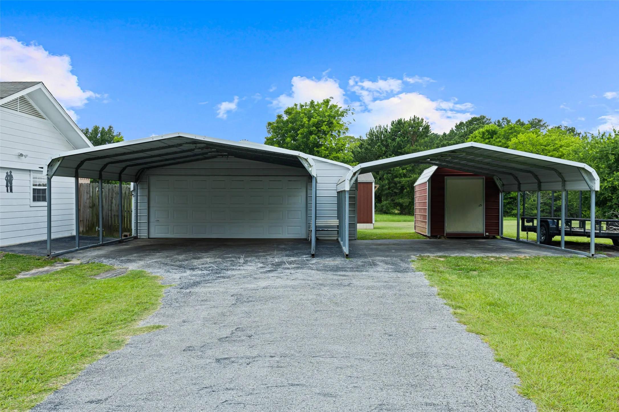 Single Family Residence For Sale in Upshur County , 7422 Pacal, Gilmer, Texas 75645, 3 Bedroom, 2 Bathroom, 2 Garage spaces, 2,060 Sqft, built in 2000, mls#21300898, Real Estate Agent in Gilmer, Homes For Sale in Upshur county, Homes For Sale in Gilmer, Realtor in Gilmer Texas, Real Estate Brokerage Independent Realty Texas, Luminita Cordes Realtor