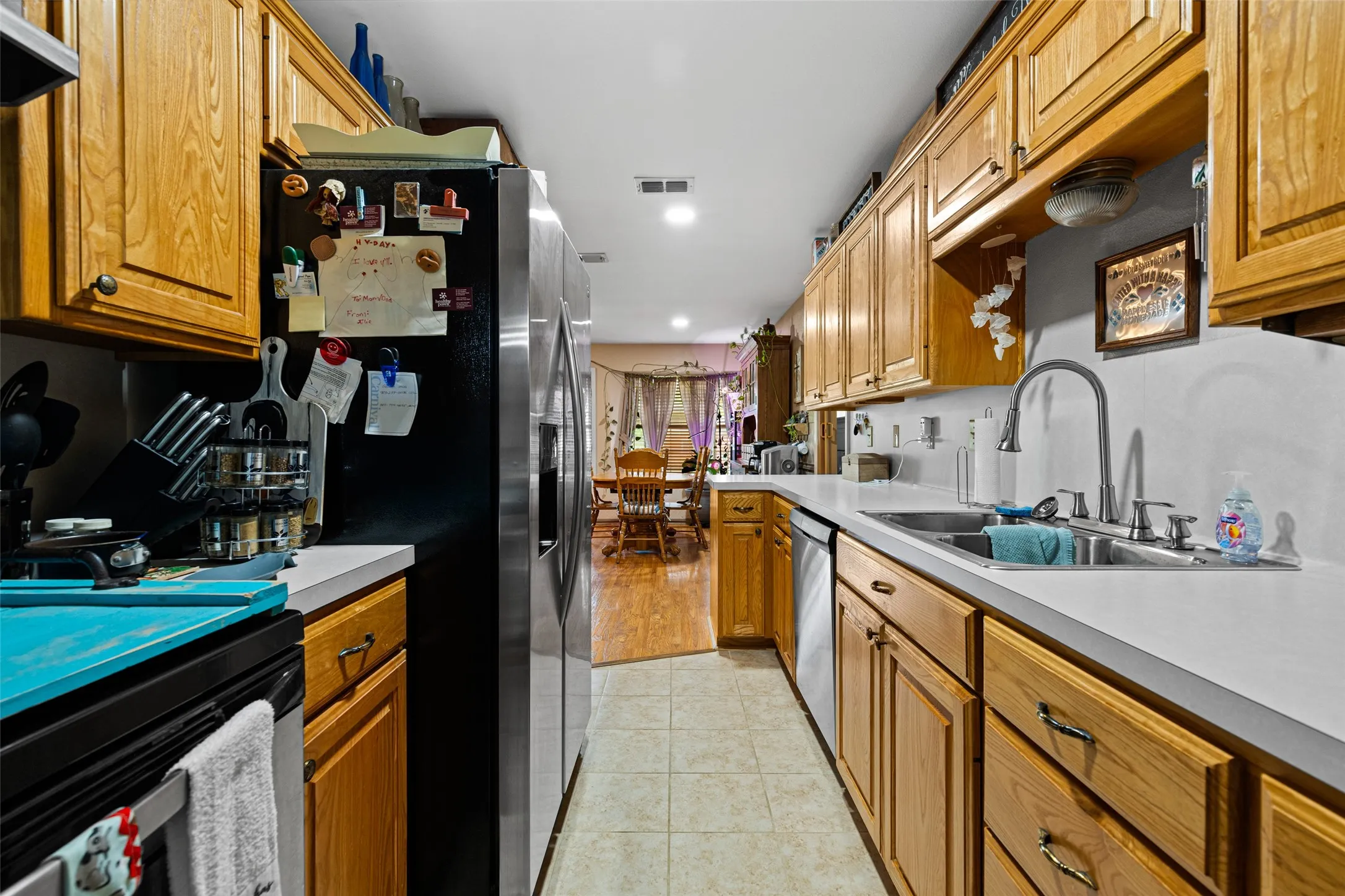 Single Family Residence For Sale in Upshur County , 7422 Pacal, Gilmer, Texas 75645, 3 Bedroom, 2 Bathroom, 2 Garage spaces, 2,060 Sqft, built in 2000, mls#21300898, Real Estate Agent in Gilmer, Homes For Sale in Upshur county, Homes For Sale in Gilmer, Realtor in Gilmer Texas, Real Estate Brokerage Independent Realty Texas, Luminita Cordes Realtor
