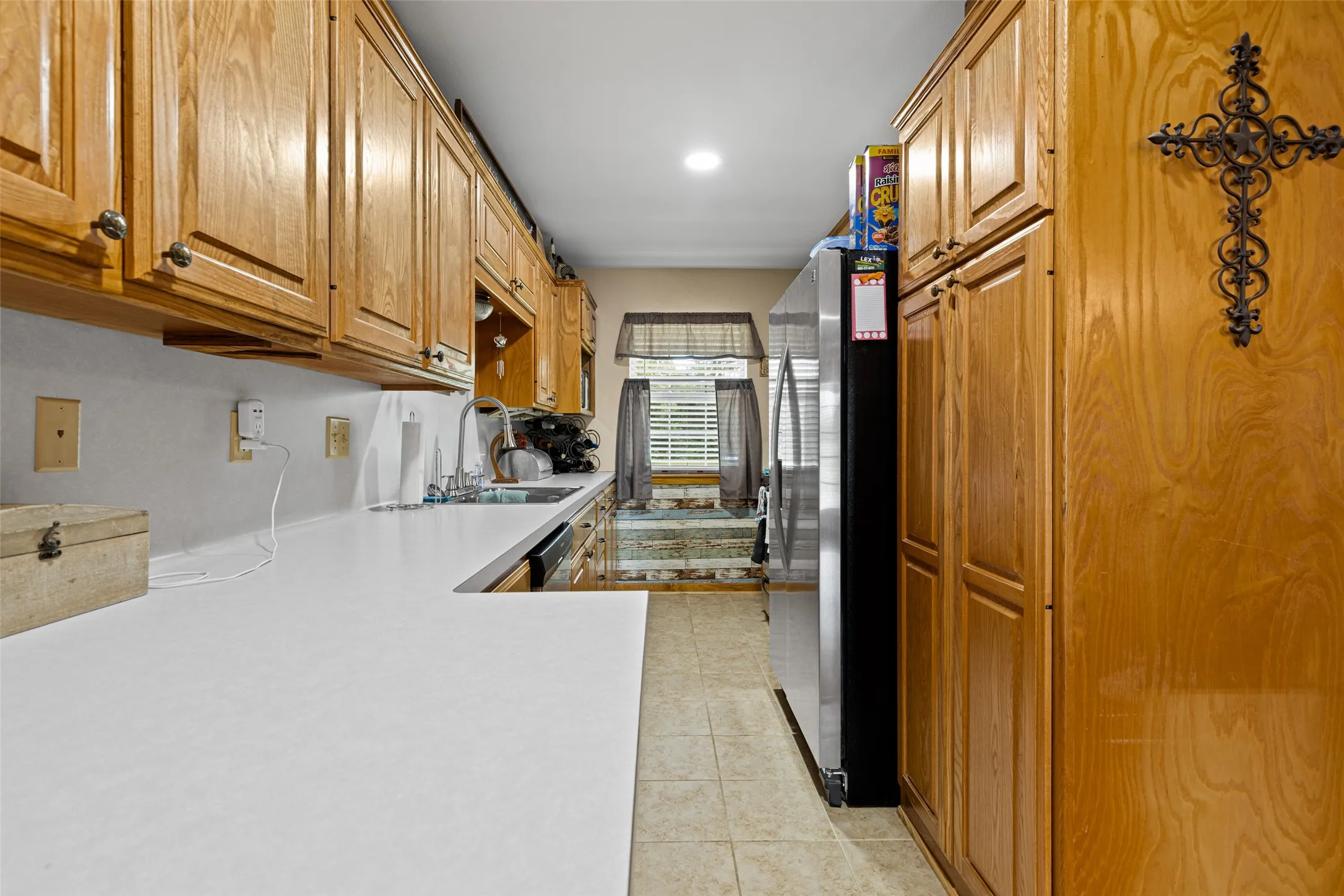 Single Family Residence For Sale in Upshur County , 7422 Pacal, Gilmer, Texas 75645, 3 Bedroom, 2 Bathroom, 2 Garage spaces, 2,060 Sqft, built in 2000, mls#21300898, Real Estate Agent in Gilmer, Homes For Sale in Upshur county, Homes For Sale in Gilmer, Realtor in Gilmer Texas, Real Estate Brokerage Independent Realty Texas, Luminita Cordes Realtor