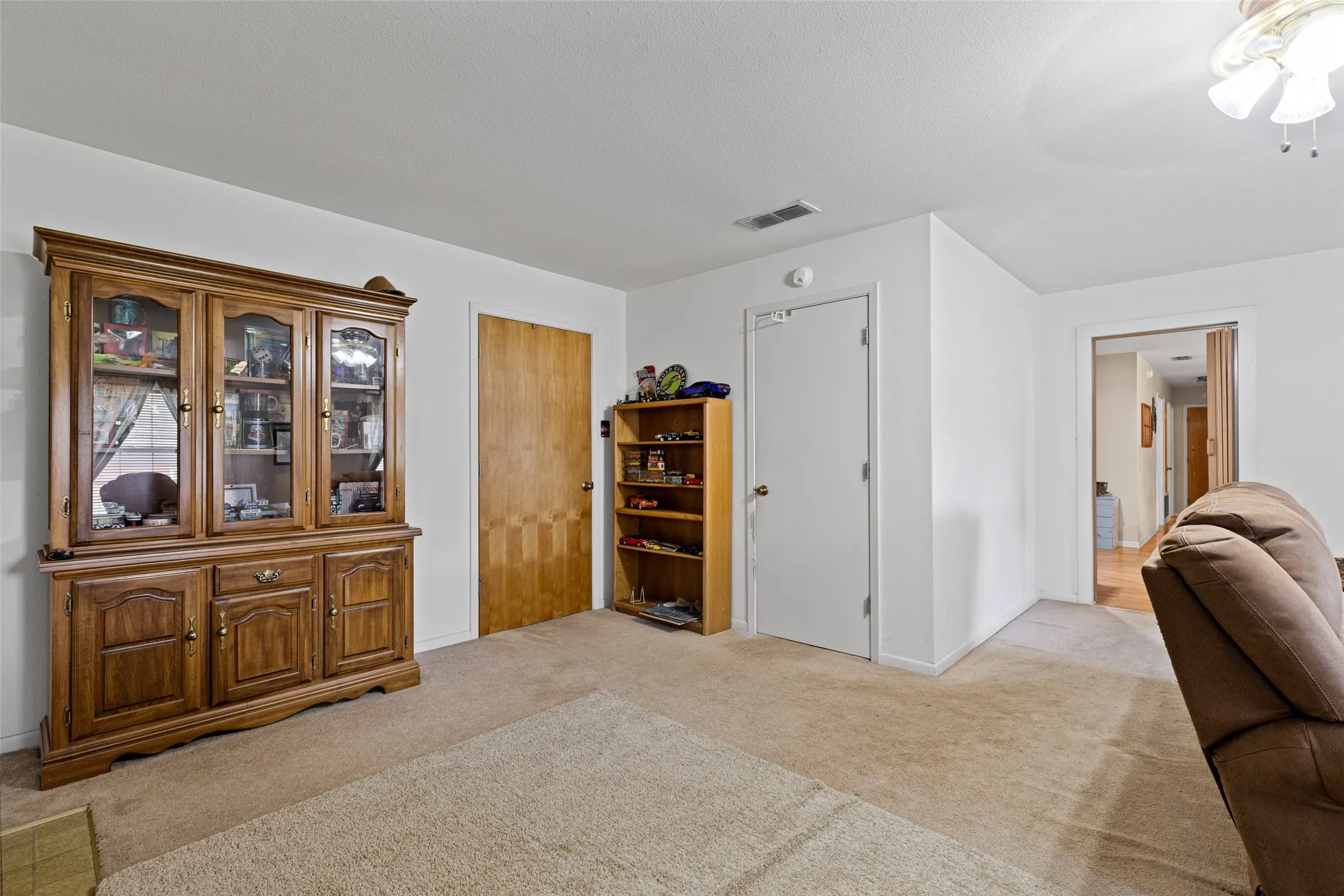 Single Family Residence For Sale in Upshur County , 7422 Pacal, Gilmer, Texas 75645, 3 Bedroom, 2 Bathroom, 2 Garage spaces, 2,060 Sqft, built in 2000, mls#21300898, Real Estate Agent in Gilmer, Homes For Sale in Upshur county, Homes For Sale in Gilmer, Realtor in Gilmer Texas, Real Estate Brokerage Independent Realty Texas, Luminita Cordes Realtor
