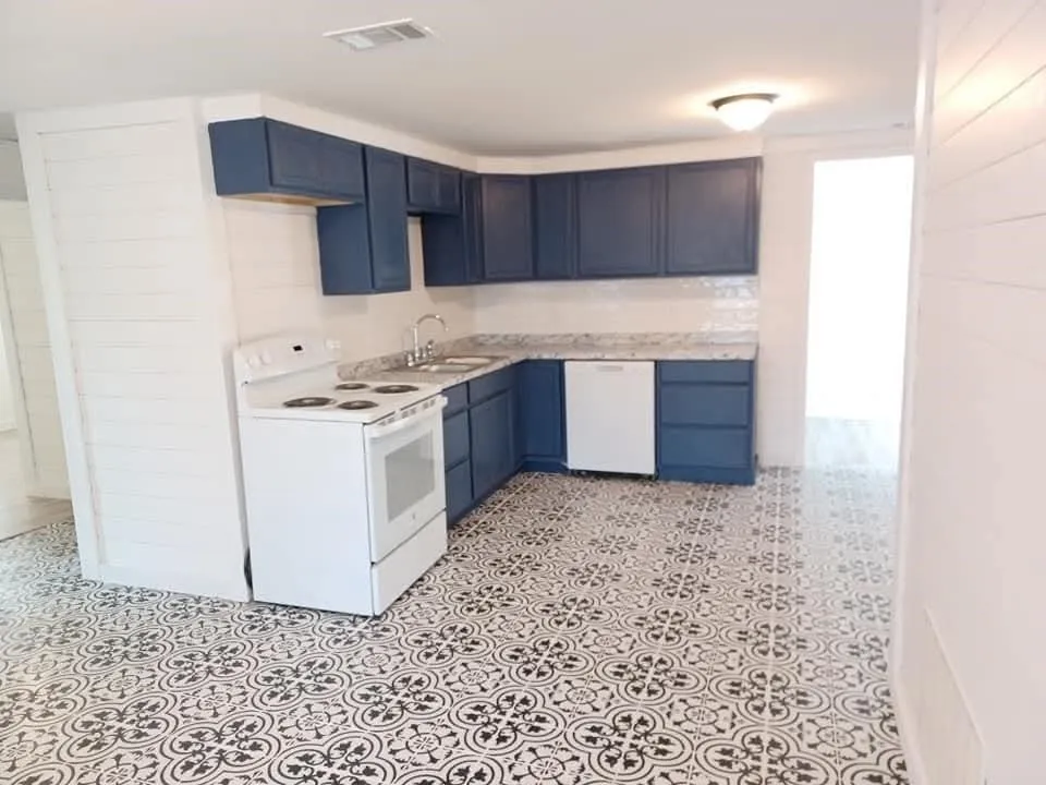 Single Family Residence For Sale in Fannin County , 1309 S 5th Street, Bonham, Texas 75418, 3 Bedroom, 1 Bathroom, Garage spaces, 1,328 Sqft, built in 1960, mls#21303770, Real Estate Agent in Bonham, Homes For Sale in Fannin county, Homes For Sale in Bonham, Realtor in Bonham Texas, Real Estate Brokerage Independent Realty Texas, Luminita Cordes Realtor