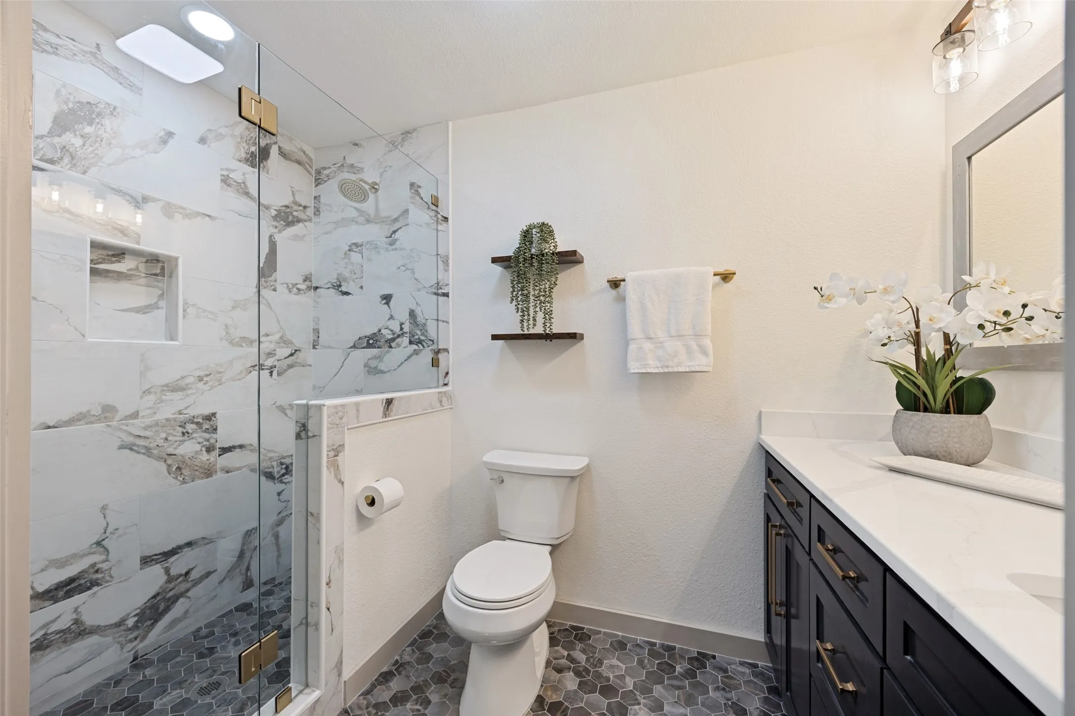 Single Family Residence For Sale in Dallas County , 524 Carol Court, Richardson, Texas 75081, 3 Bedroom, 3 Bathroom, 2 Garage spaces, 1,912 Sqft, built in 1954, mls#21243973, Real Estate Agent in Richardson, Homes For Sale in Dallas county, Homes For Sale in Richardson, Realtor in Richardson Texas, Real Estate Brokerage Independent Realty Texas, Luminita Cordes Realtor