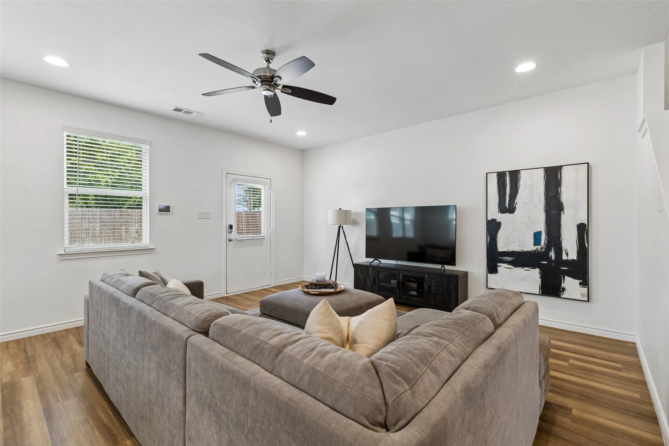 Single Family Residence For Sale in Tarrant County , 2941 Gordon Avenue, Fort Worth, Texas 76110, 3 Bedrooms, 4 Bathrooms, Garage spaces, 2,480 Sqft, built in 2019, Price $625,000, mls#21303404, Real Estate Agent in Fort Worth, Homes For Sale in Tarrant county, Homes For Sale in Fort Worth, Realtor in Fort Worth Texas, Real Estate Brokerage Independent Realty Texas, Luminita Cordes Realtor