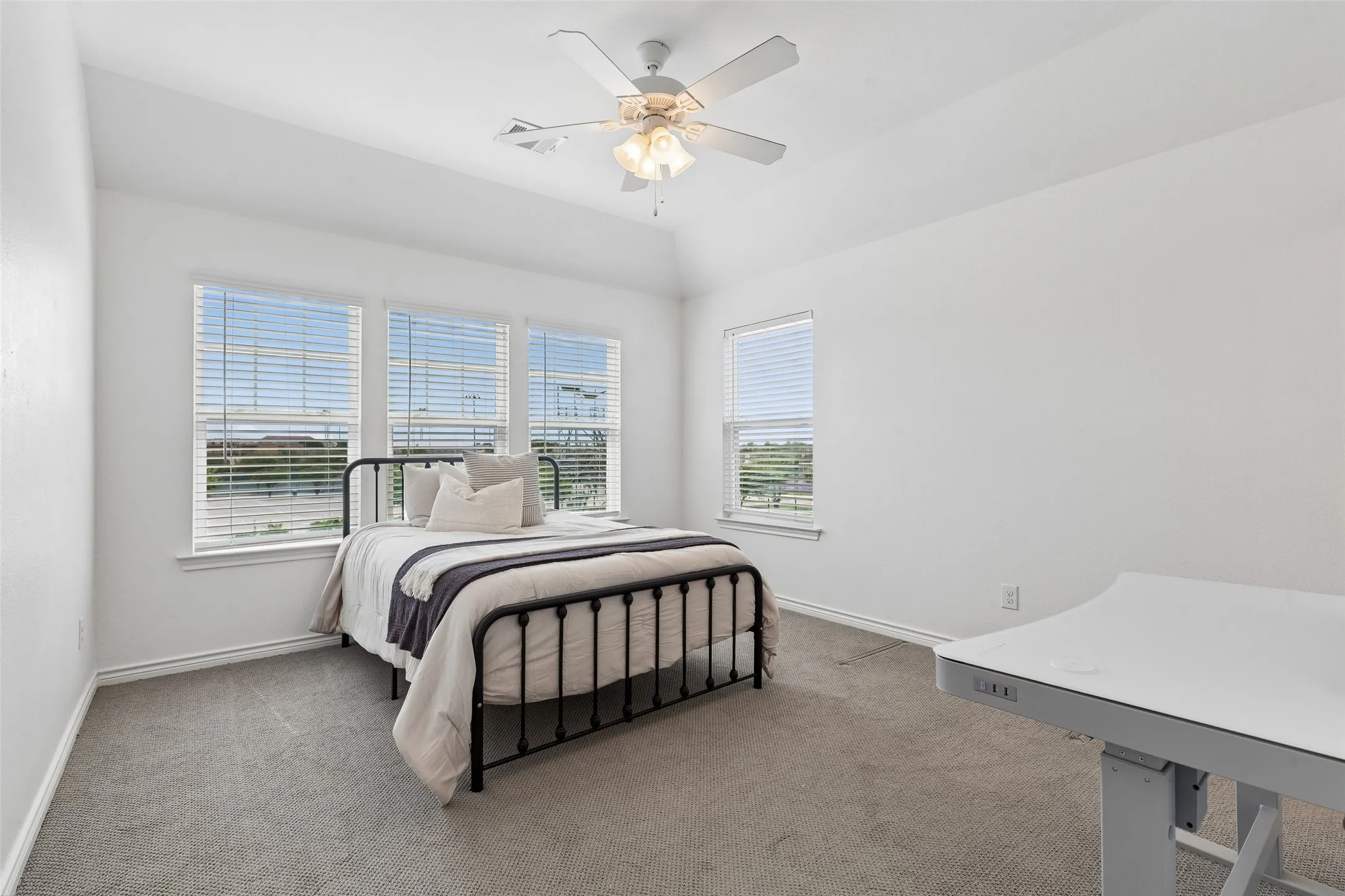 Single Family Residence For Sale in Tarrant County , 2941 Gordon Avenue, Fort Worth, Texas 76110, 3 Bedrooms, 4 Bathrooms, Garage spaces, 2,480 Sqft, built in 2019, Price $625,000, mls#21303404, Real Estate Agent in Fort Worth, Homes For Sale in Tarrant county, Homes For Sale in Fort Worth, Realtor in Fort Worth Texas, Real Estate Brokerage Independent Realty Texas, Luminita Cordes Realtor