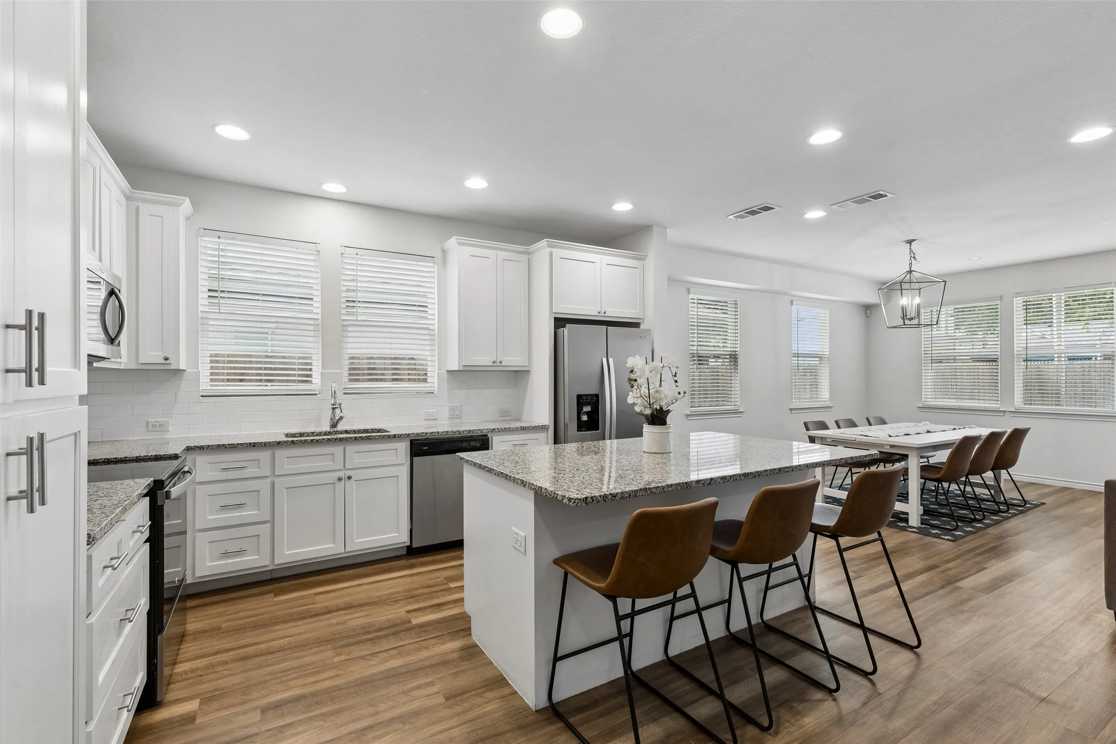 Single Family Residence For Sale in Tarrant County , 2941 Gordon Avenue, Fort Worth, Texas 76110, 3 Bedrooms, 4 Bathrooms, Garage spaces, 2,480 Sqft, built in 2019, Price $625,000, mls#21303404, Real Estate Agent in Fort Worth, Homes For Sale in Tarrant county, Homes For Sale in Fort Worth, Realtor in Fort Worth Texas, Real Estate Brokerage Independent Realty Texas, Luminita Cordes Realtor