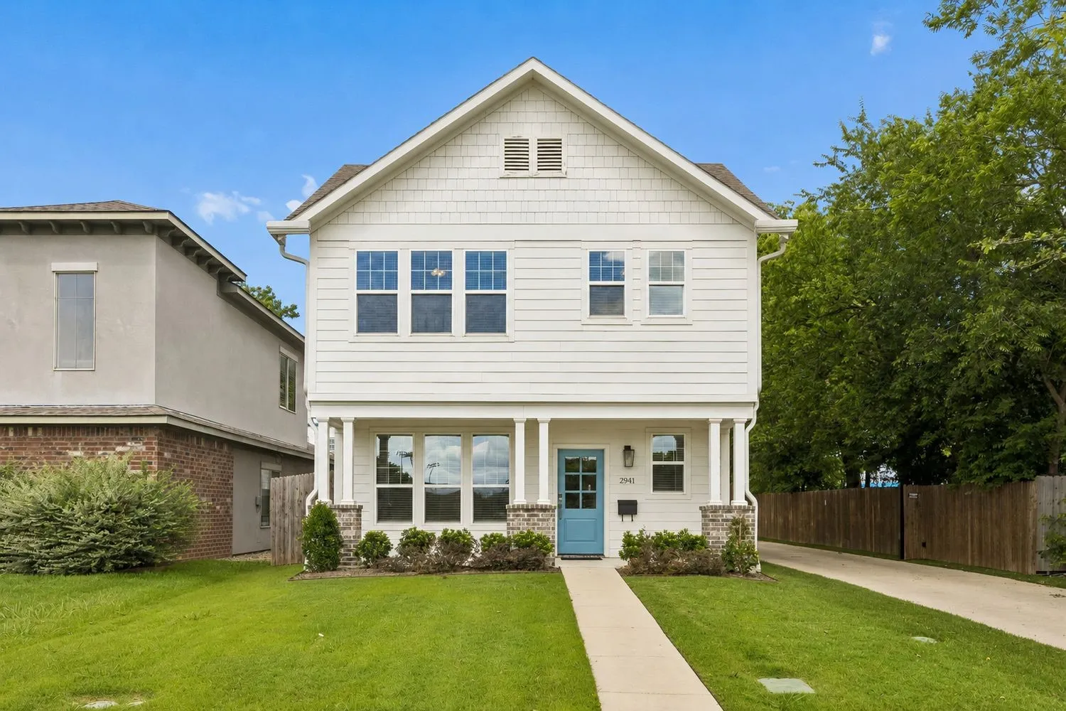 Single Family Residence For Sale in Tarrant County , 2941 Gordon Avenue, Fort Worth, Texas 76110, 3 Bedrooms, 4 Bathrooms, Garage spaces, 2,480 Sqft, built in 2019, Price $625,000, mls#21303404, Real Estate Agent in Fort Worth, Homes For Sale in Tarrant county, Homes For Sale in Fort Worth, Realtor in Fort Worth Texas, Real Estate Brokerage Independent Realty Texas, Luminita Cordes Realtor