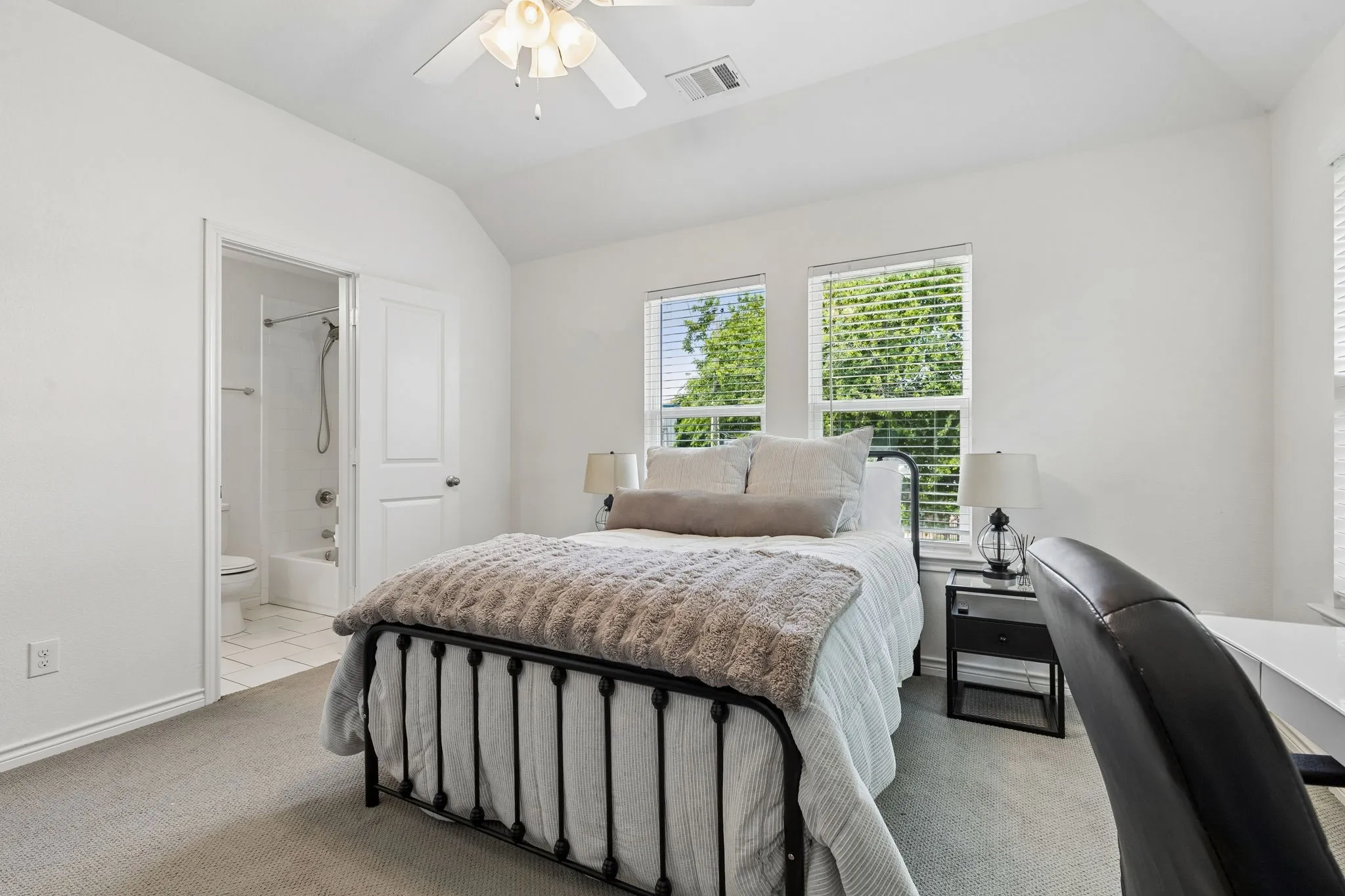 Single Family Residence For Sale in Tarrant County , 2941 Gordon Avenue, Fort Worth, Texas 76110, 3 Bedrooms, 4 Bathrooms, Garage spaces, 2,480 Sqft, built in 2019, Price $625,000, mls#21303404, Real Estate Agent in Fort Worth, Homes For Sale in Tarrant county, Homes For Sale in Fort Worth, Realtor in Fort Worth Texas, Real Estate Brokerage Independent Realty Texas, Luminita Cordes Realtor