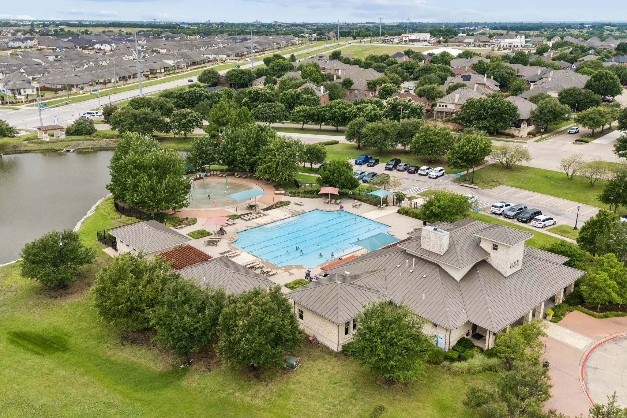 Gorgeous neighborhood amenities